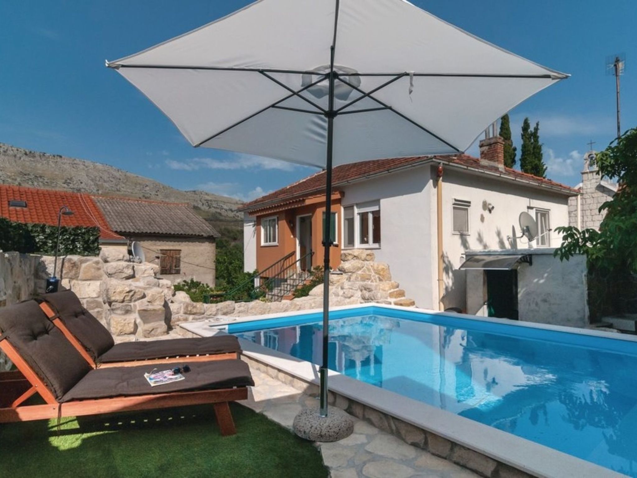 Vakantiehuis met privé zwembad in Srinjine (Kroatië) voor 6 personen