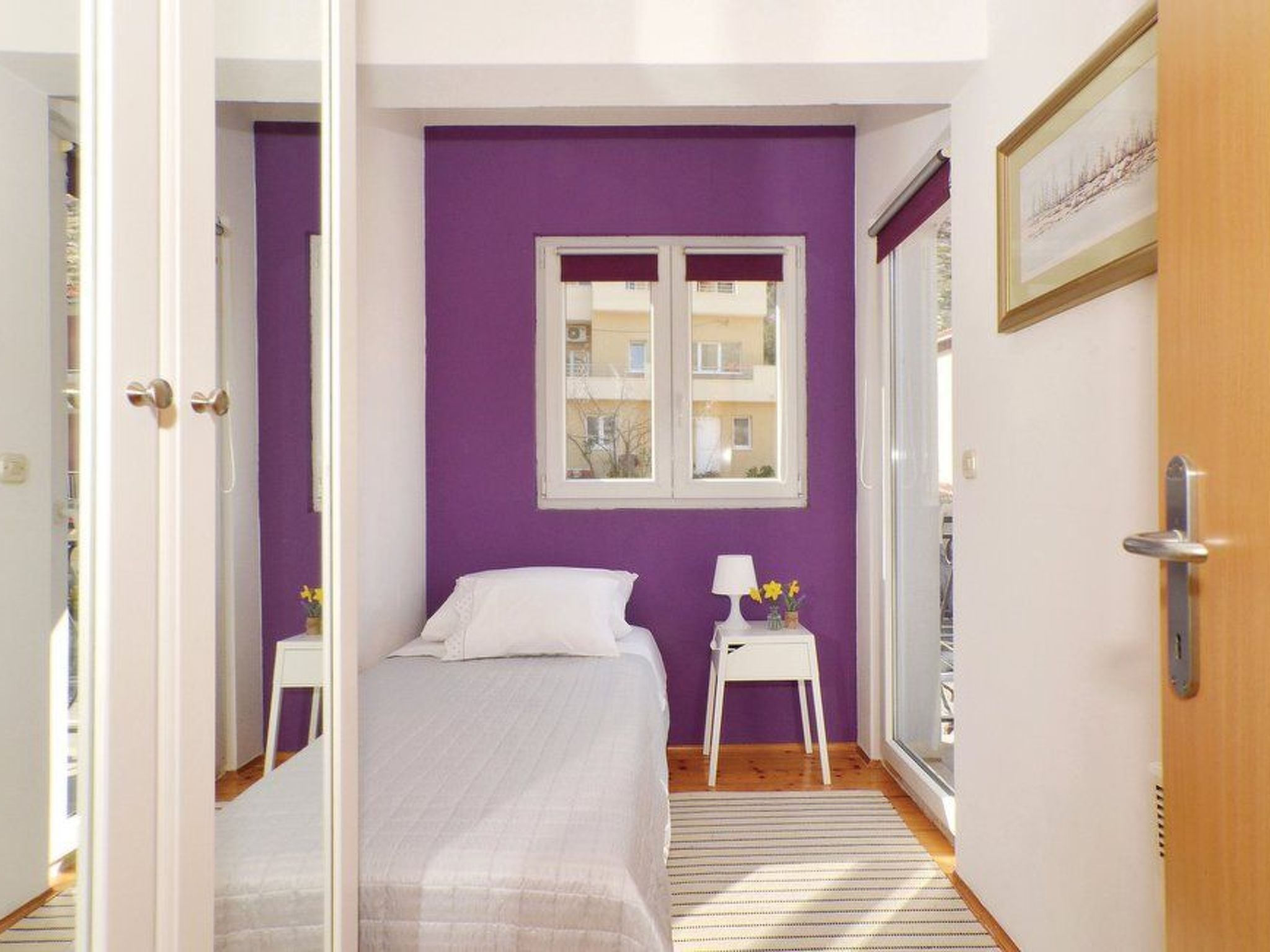 Žrnovnica, Entspannung am Flussufer-Drinnen