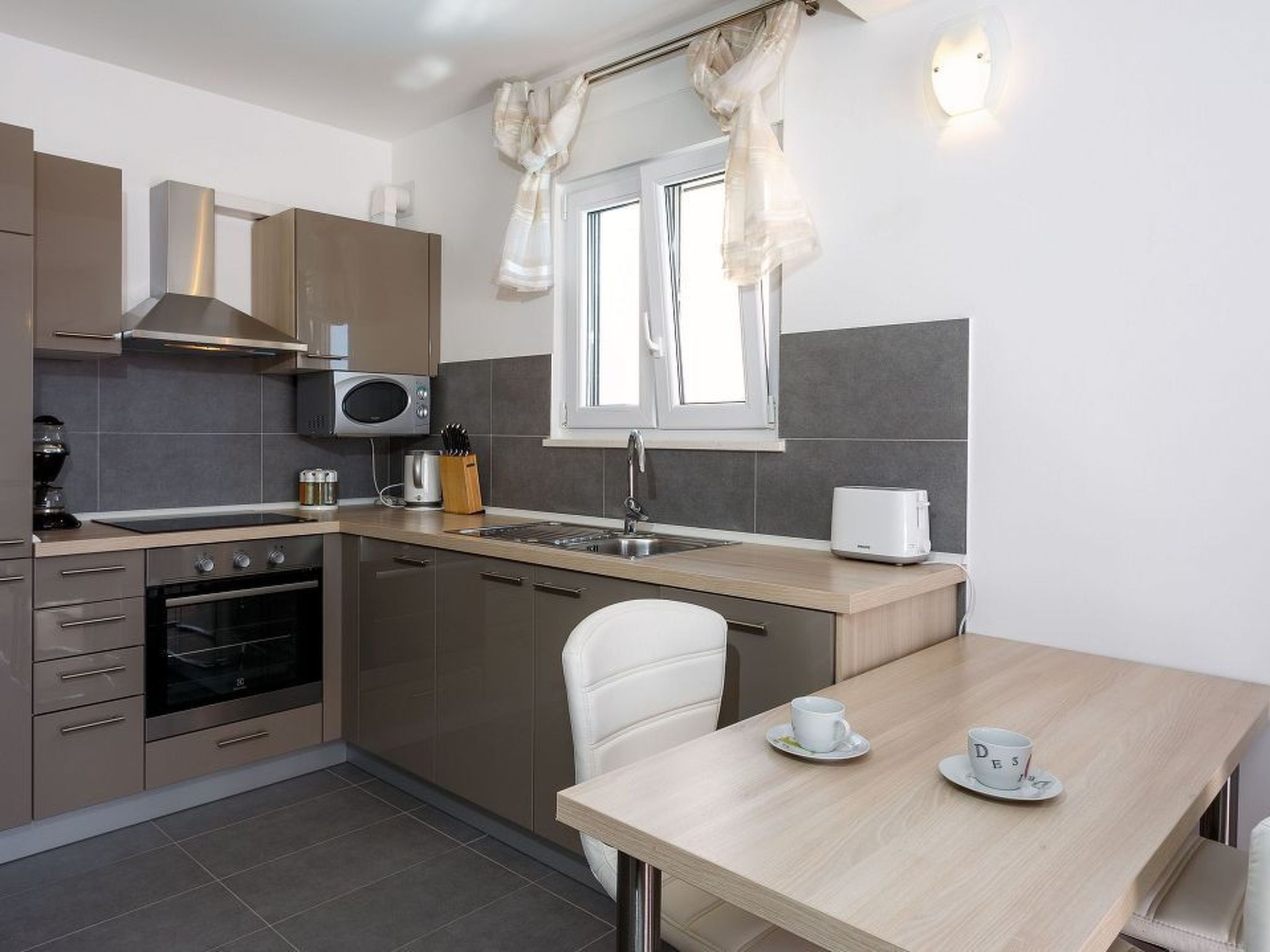 In Dugi Rat mit Großer Terrasse-Image-tags.info