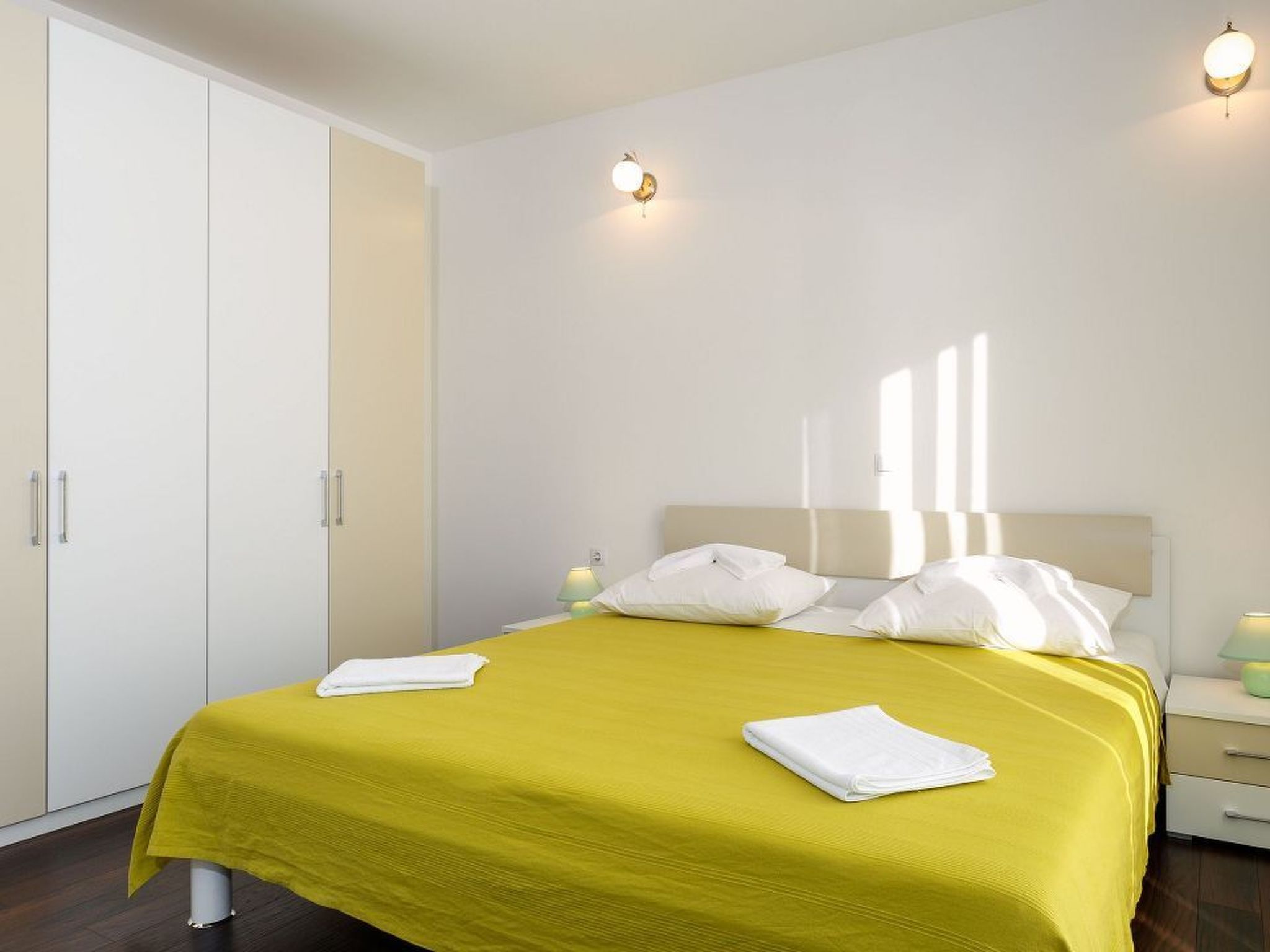 Appartement in Dugi Rat mit Großer Terrasse-Image-tags.info