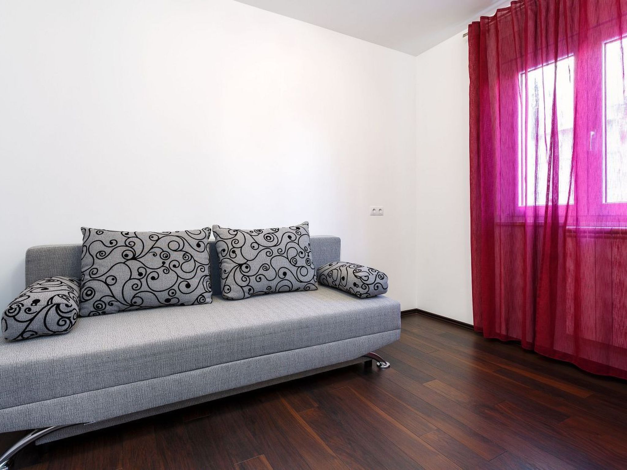 Appartement in Dugi Rat mit Großer Terrasse-Image-tags.info