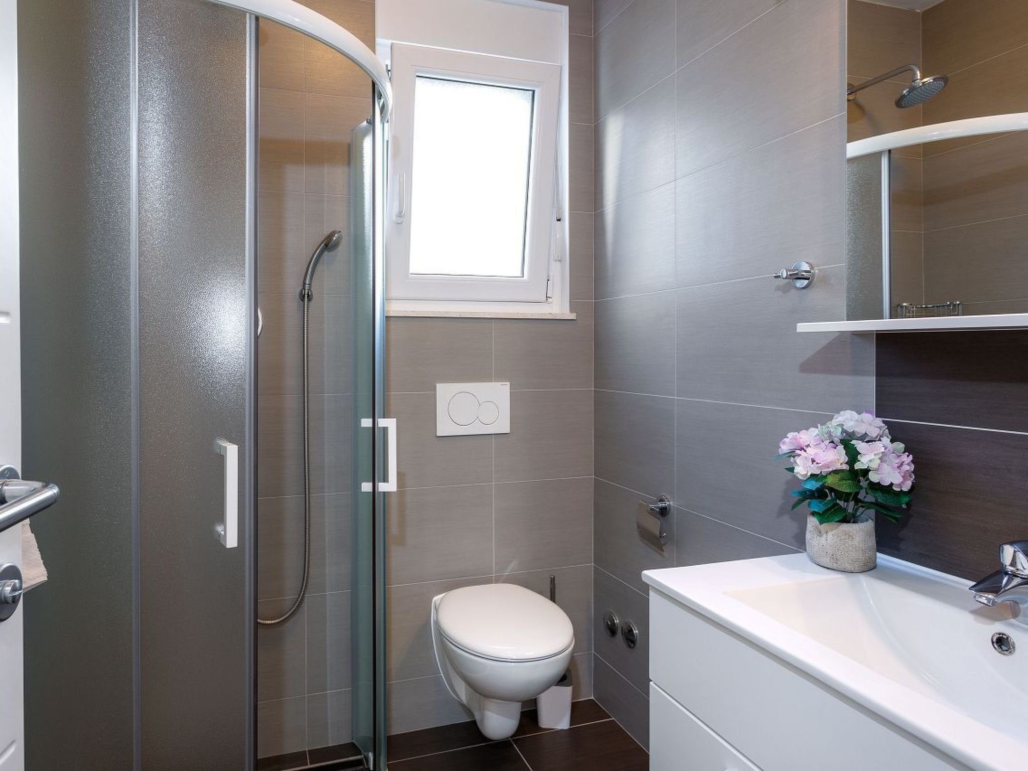 Appartement in Dugi Rat mit Großer Terrasse-Image-tags.info