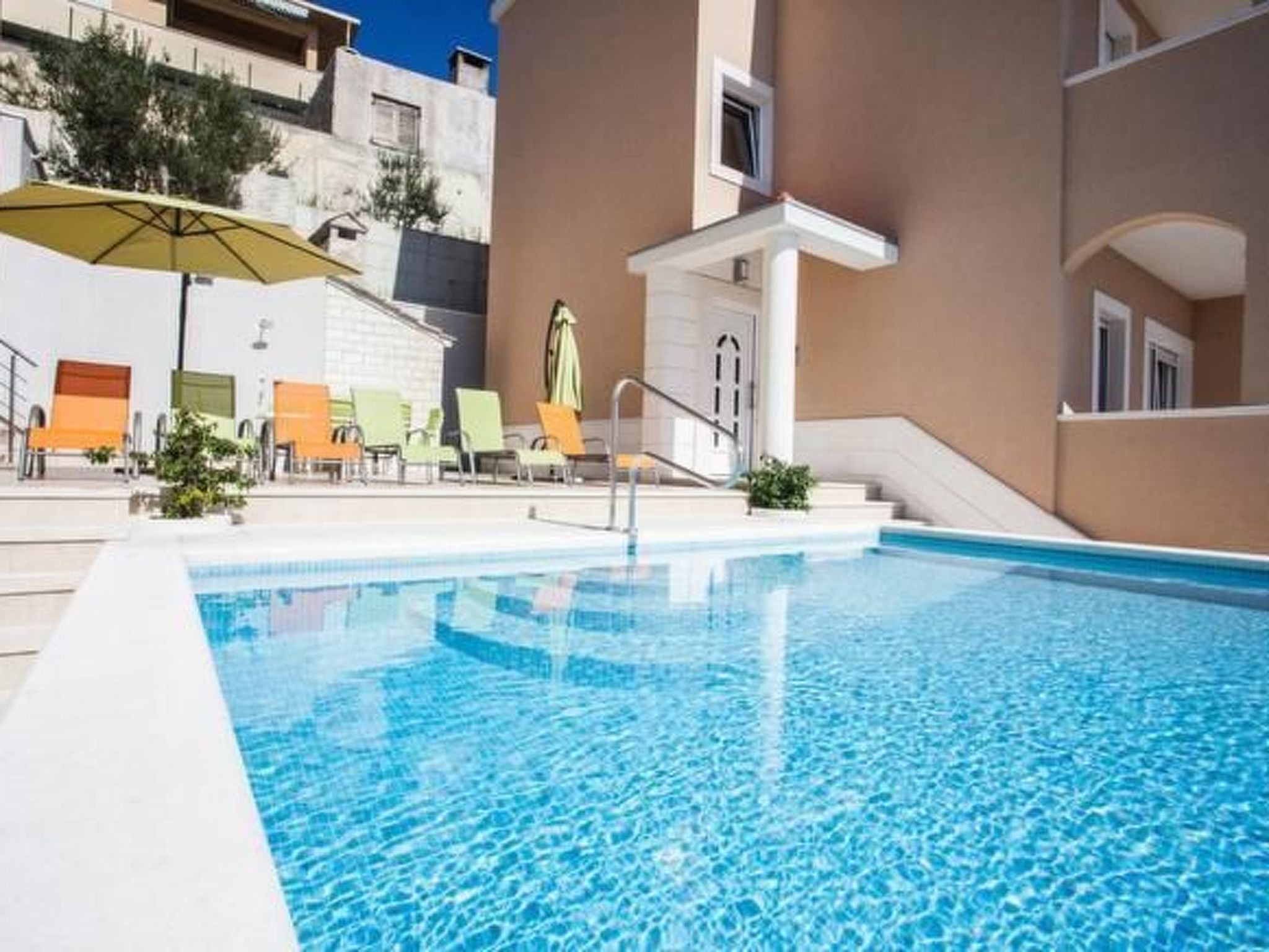 Appartement in Dugi Rat mit Großer Terrasse-Image-tags.info