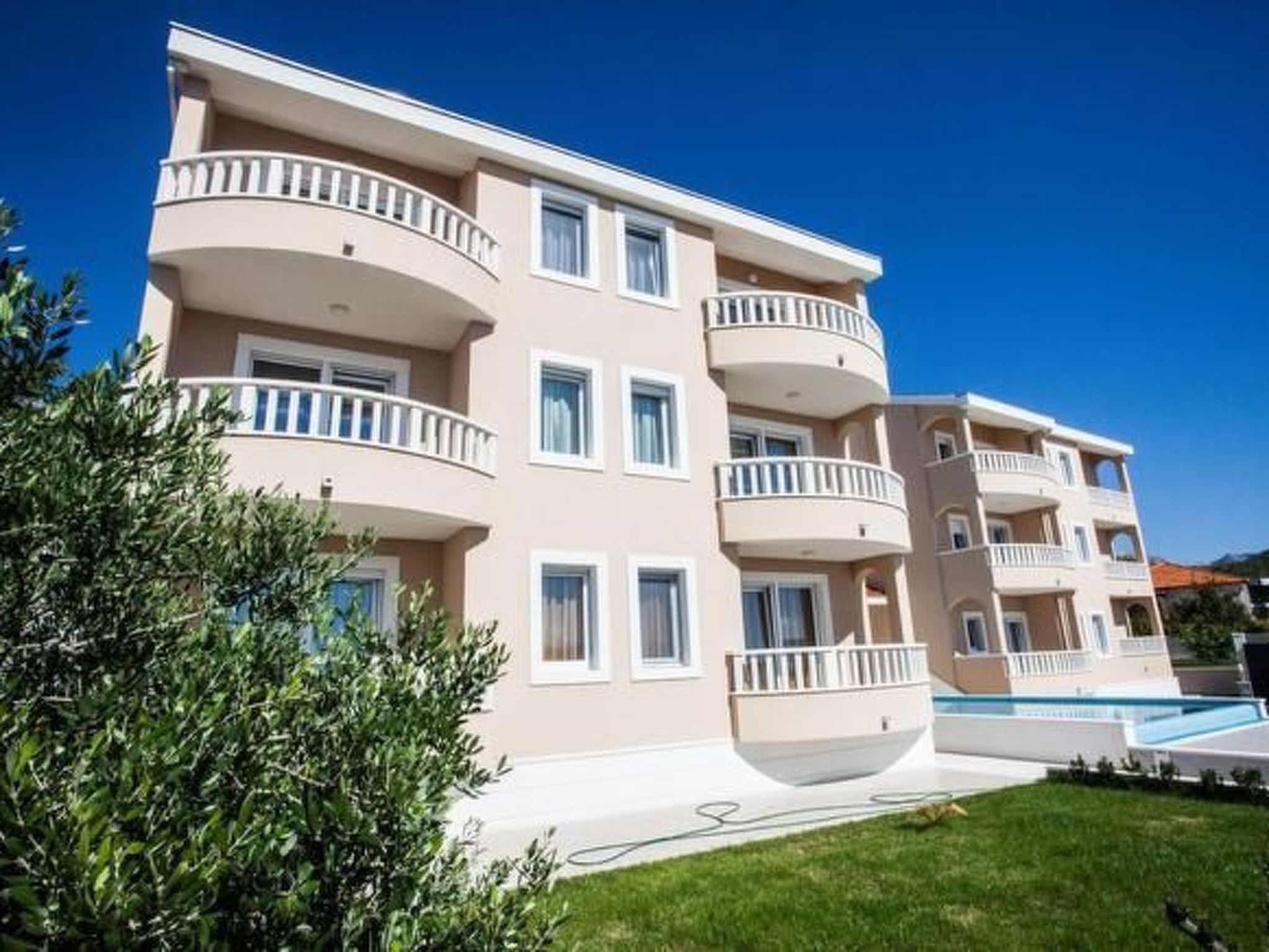 Appartement in Dugi Rat mit Großer Terrasse-Image-tags.info