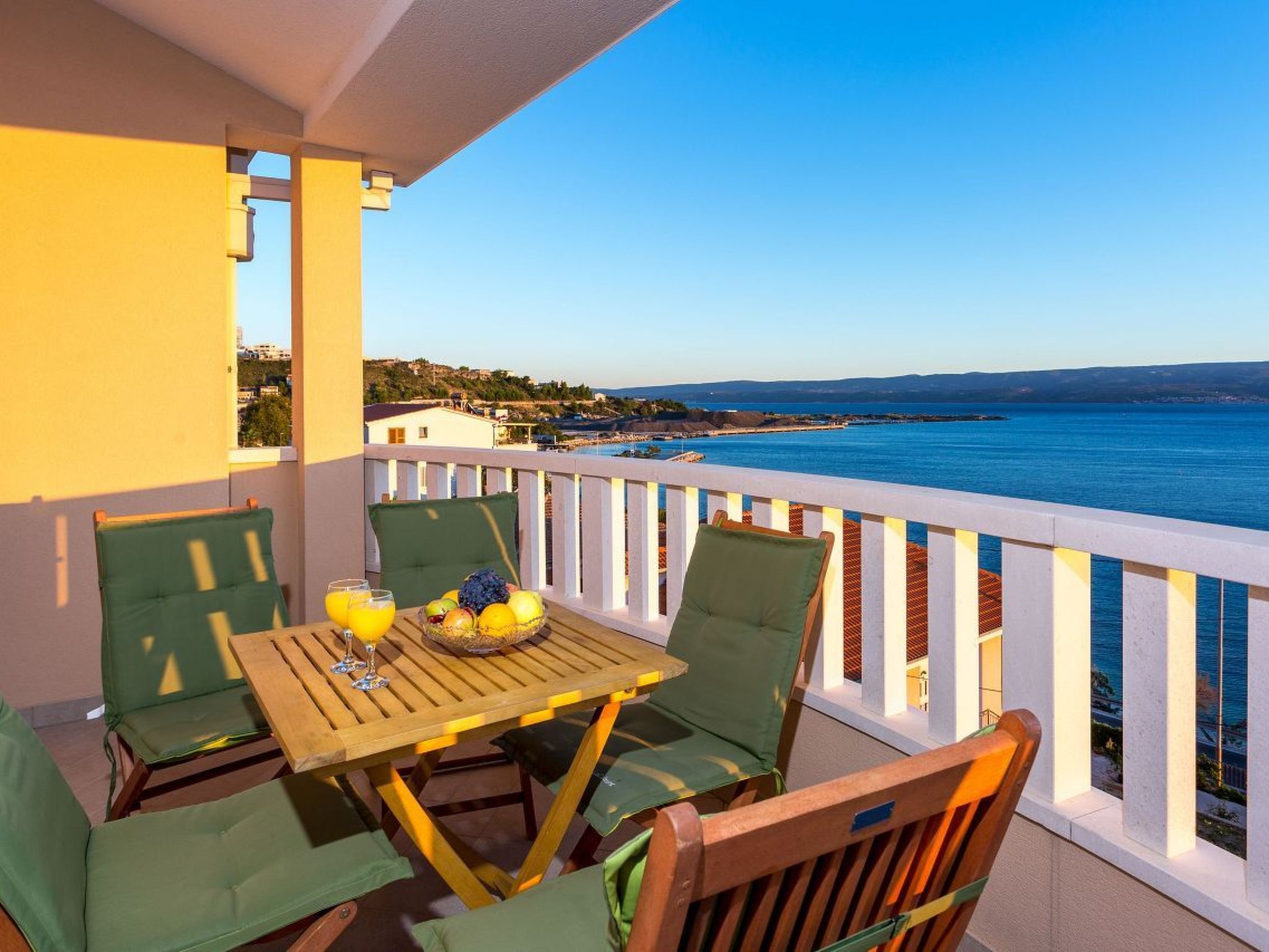 Wohnung in Dugi Rat mit Großer Terrasse