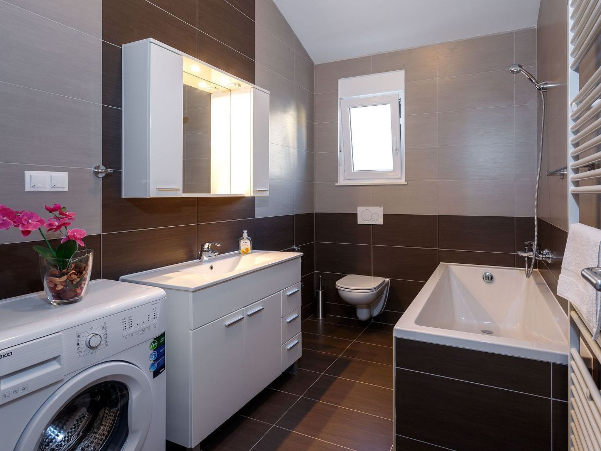 Wohnung in Dugi Rat mit Großer Terrasse-Image-tags.info