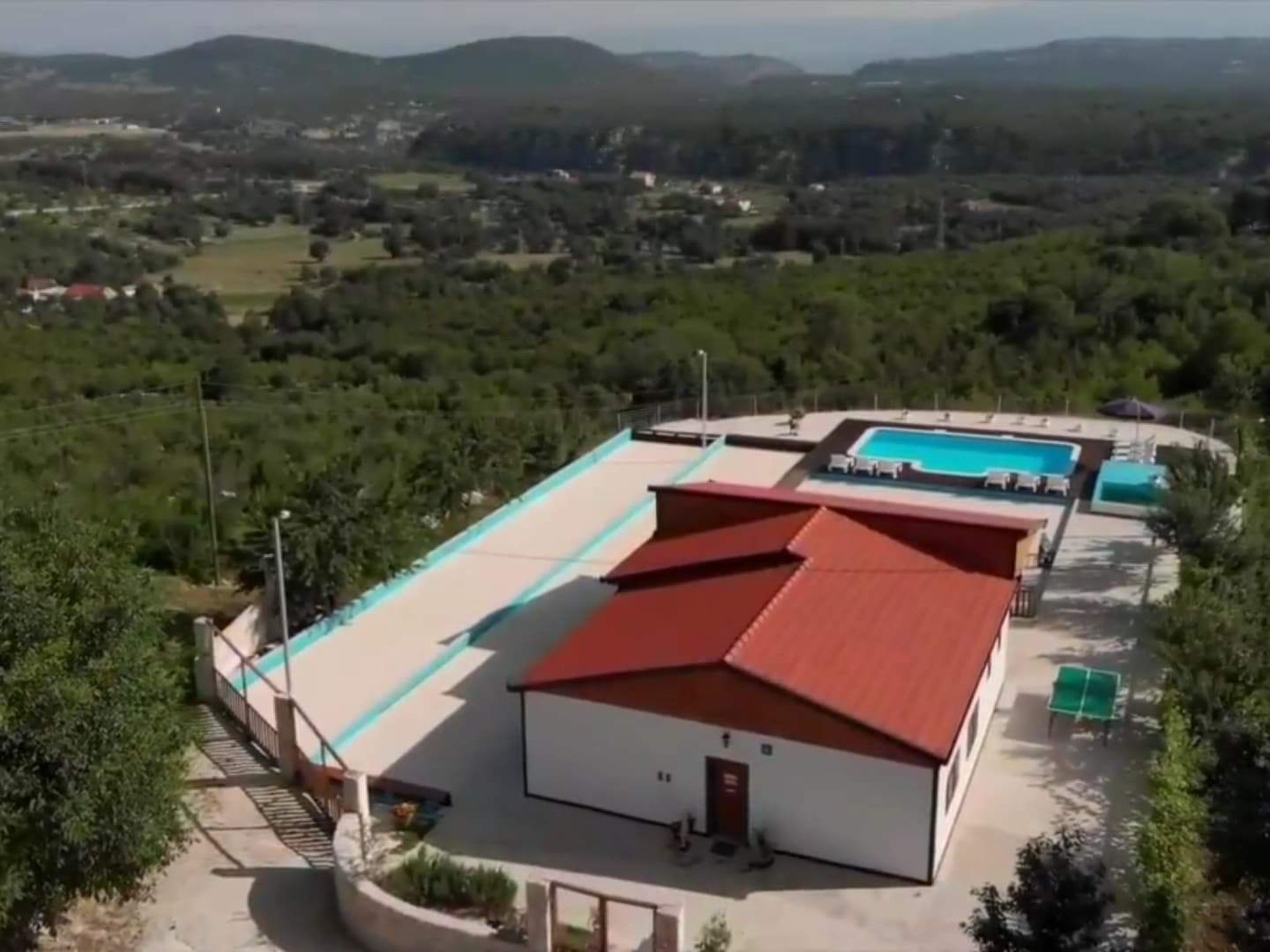 Vakantiehuis met privé zwembad in Donji Dolac (Kroatië) voor 8 personen
