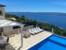 Villa Nareste: Gerenoveerde zeezichtvilla met verwarmd zwembad in Omiš - thumbnail 6