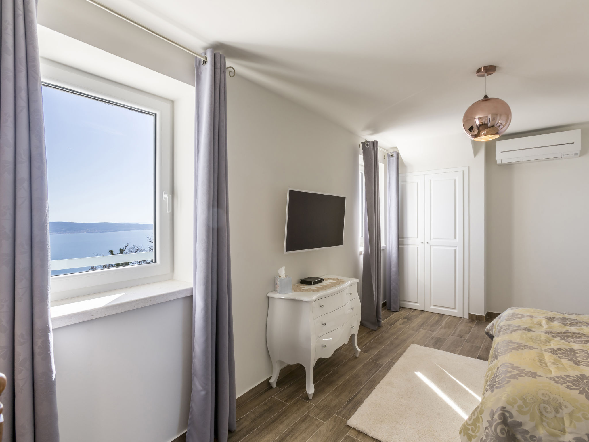 Villa Nareste: Gerenoveerde zeezichtvilla met verwarmd zwembad in Omiš - foto 31