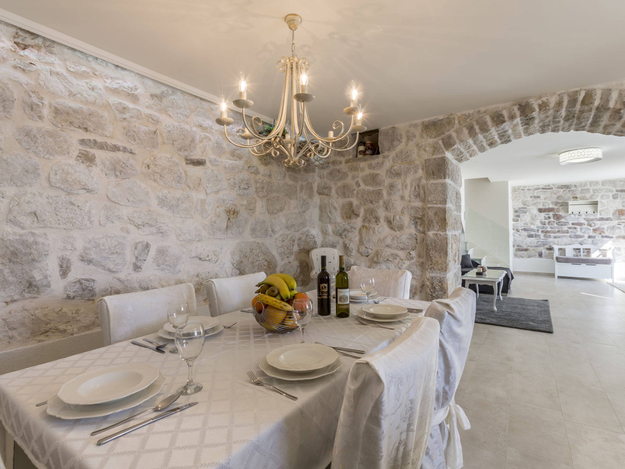Villa Nareste: Gerenoveerde zeezichtvilla met verwarmd zwembad in Omiš - foto 13