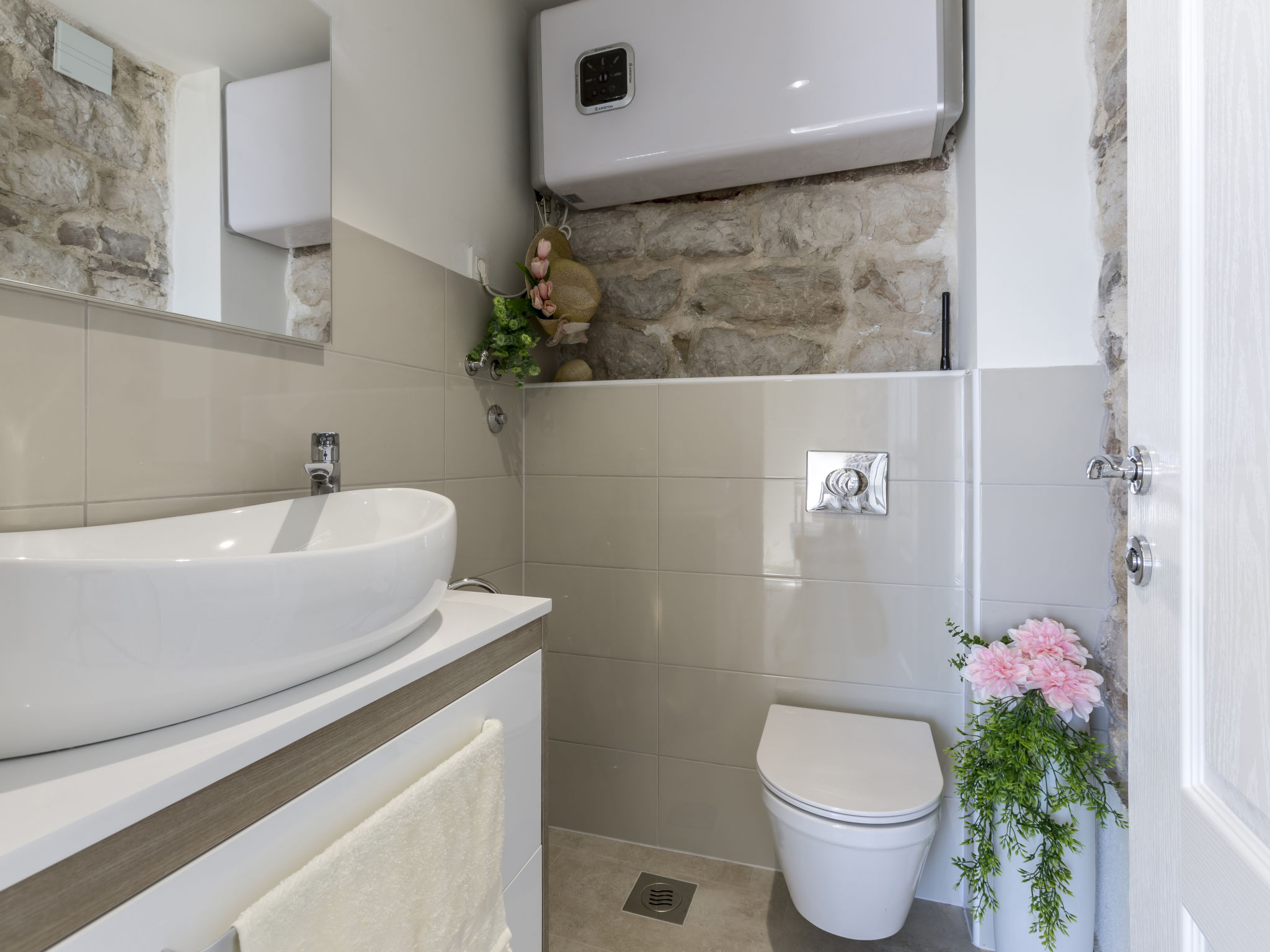Villa Nareste: Gerenoveerde zeezichtvilla met verwarmd zwembad in Omiš - foto 37