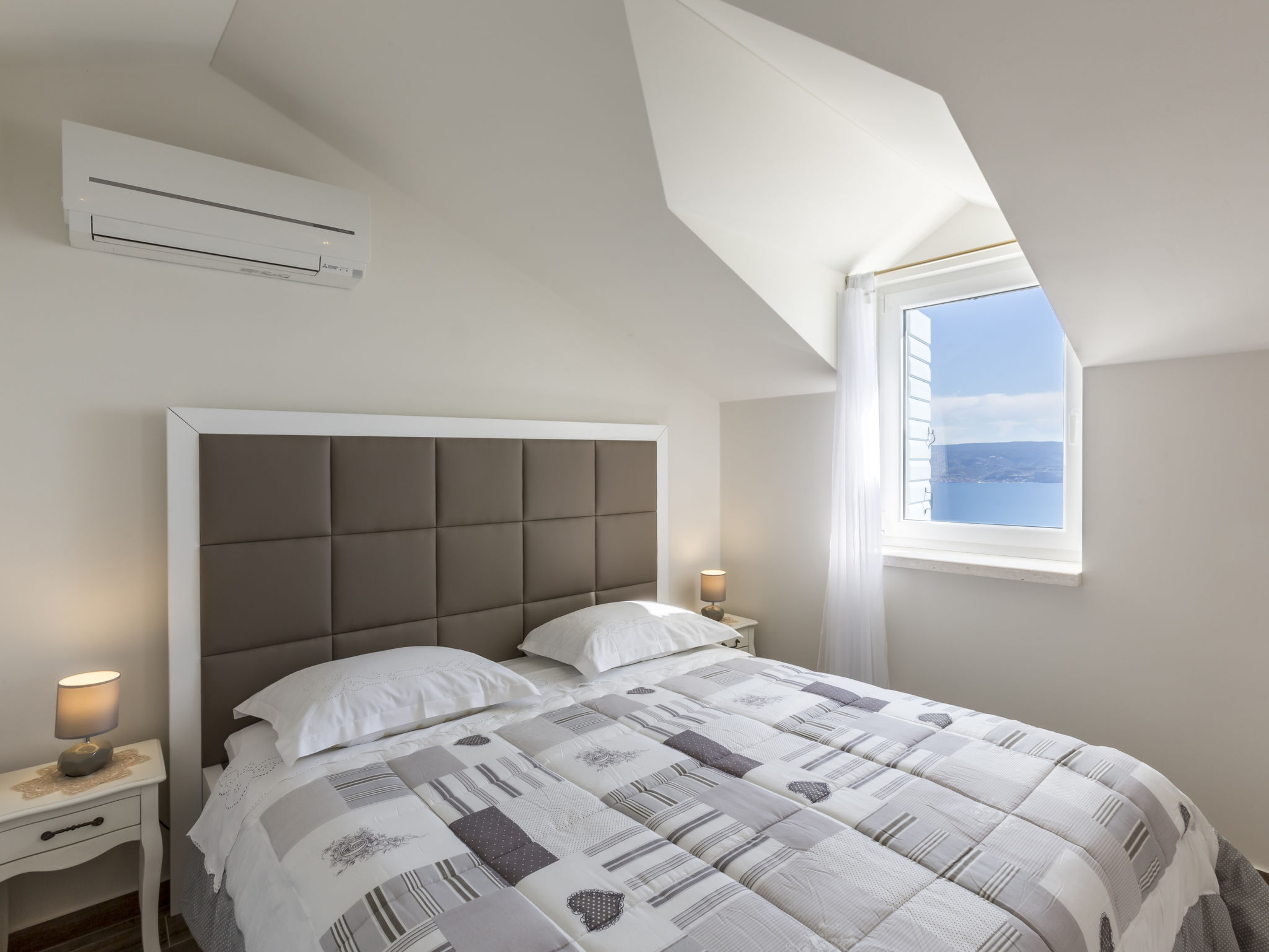 Villa Nareste: Gerenoveerde zeezichtvilla met verwarmd zwembad in Omiš - foto 35