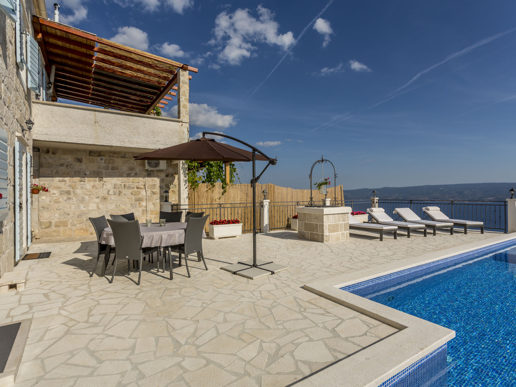 Villa Nareste: Gerenoveerde zeezichtvilla met verwarmd zwembad in Omiš - foto 18