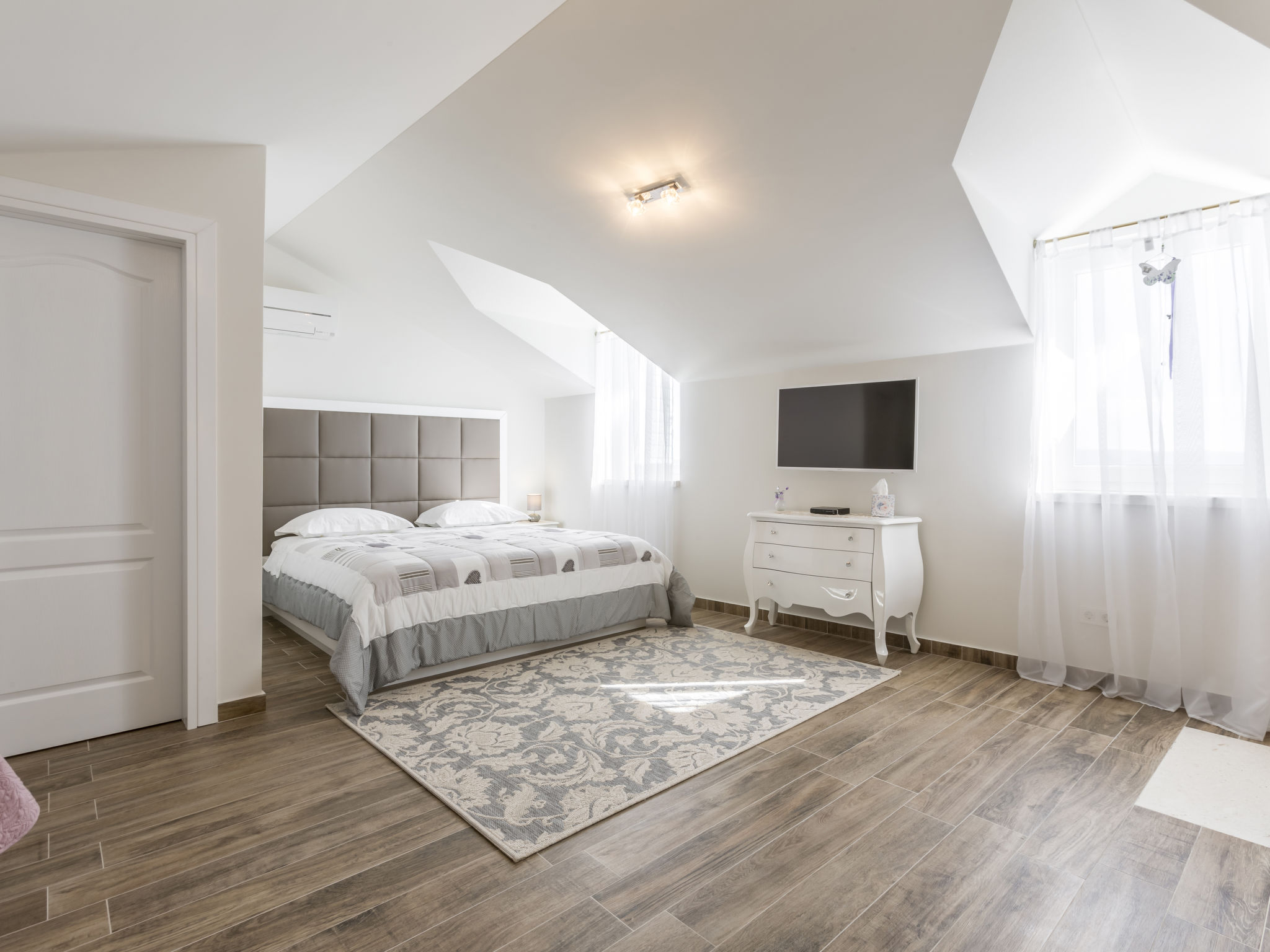 Villa Nareste: Gerenoveerde zeezichtvilla met verwarmd zwembad in Omiš - foto 25