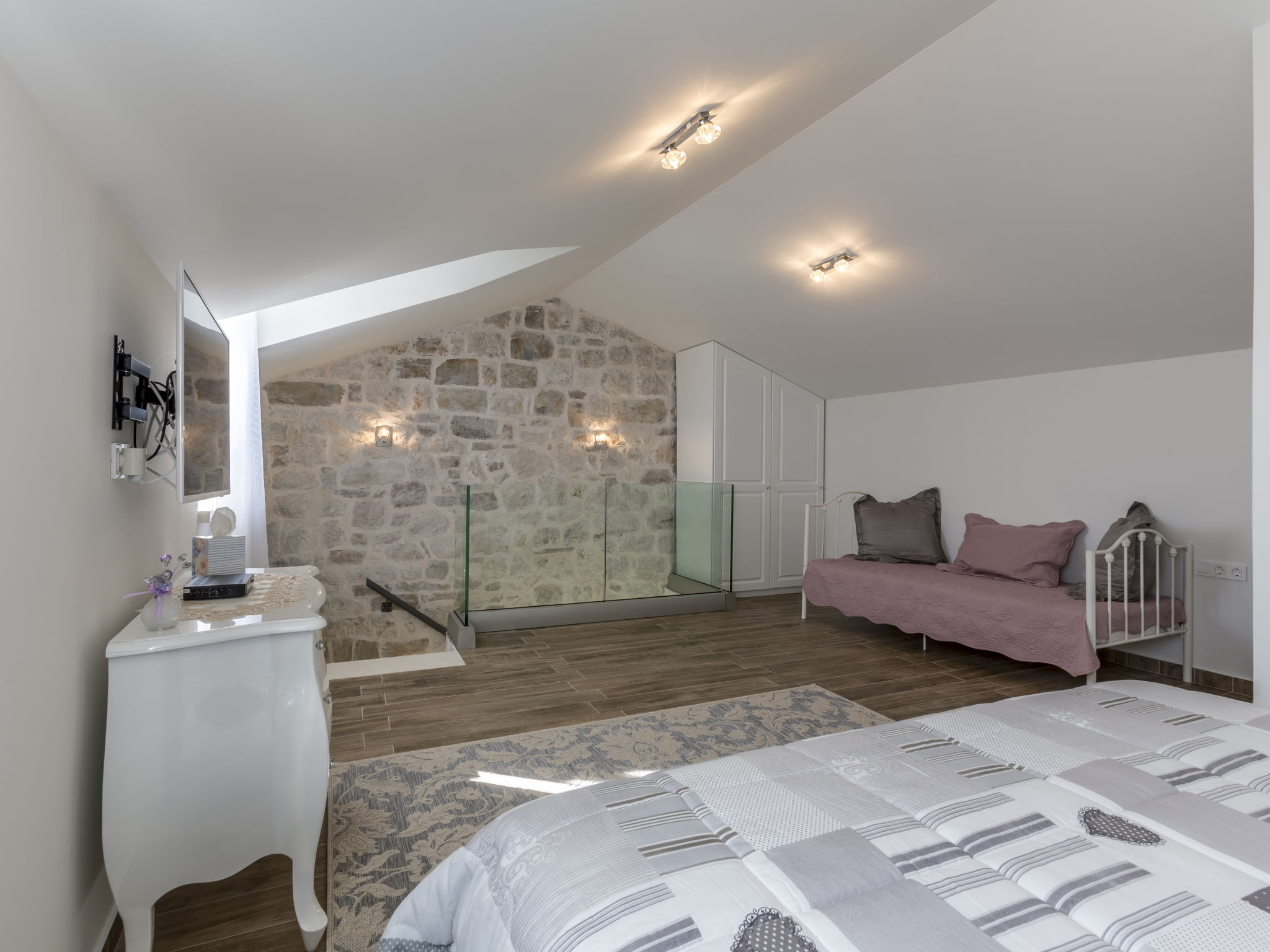Villa Nareste: Gerenoveerde zeezichtvilla met verwarmd zwembad in Omiš - foto 23