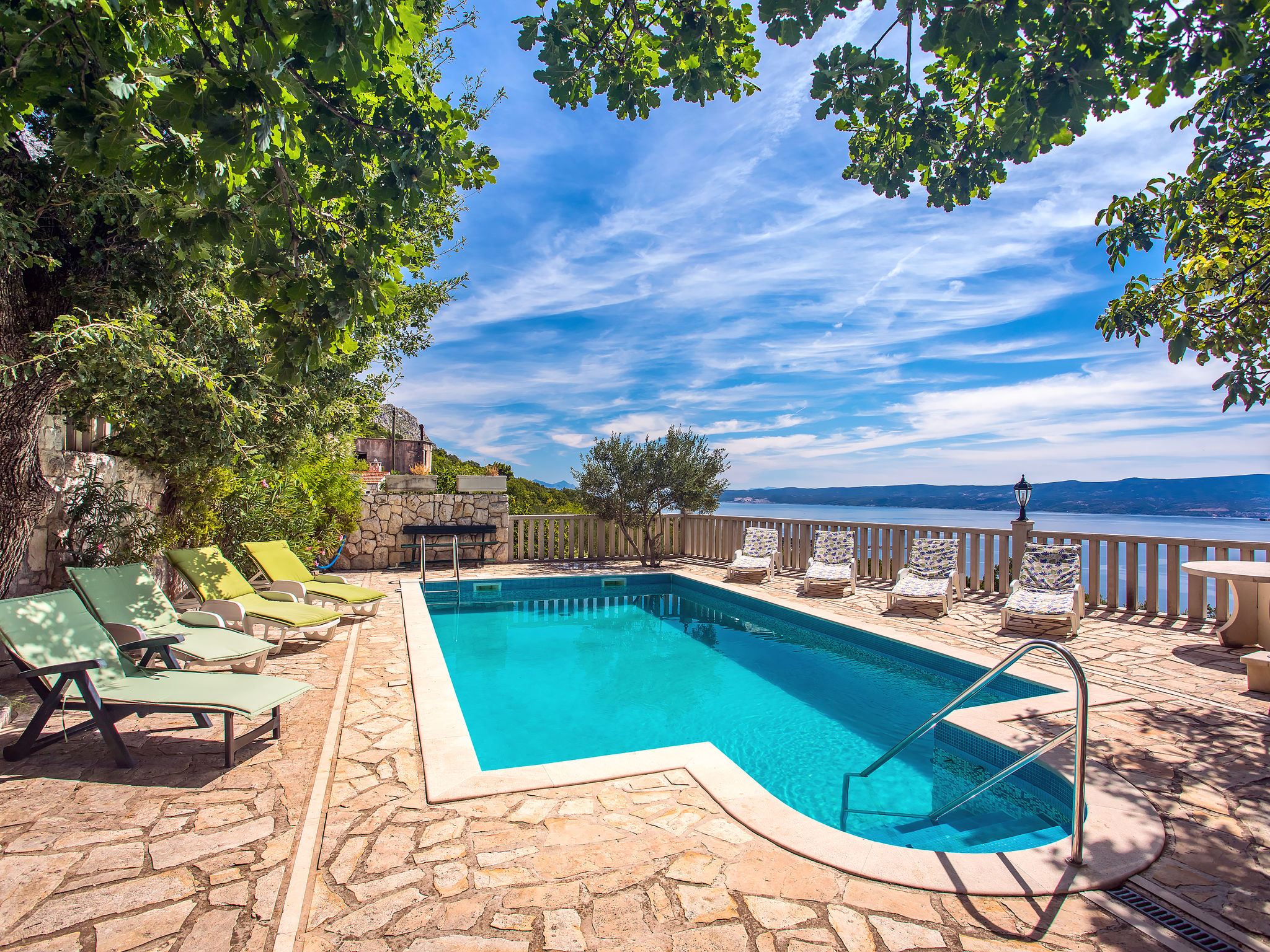 Villa Jolie Amazing Stone: Ruim vakantiehuis met zwembad en zeezicht bij Omiš - foto 5