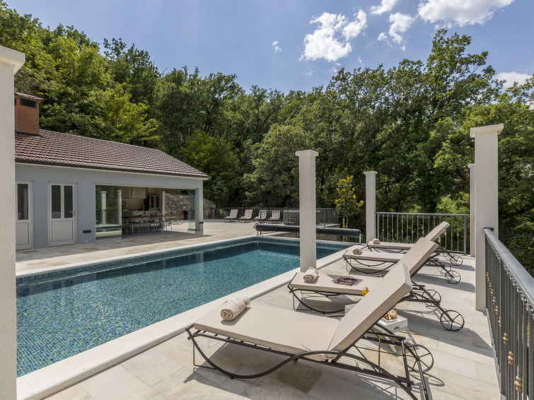 Villa Greystone in Omiš met privézwembad en whirlpool in Omiš