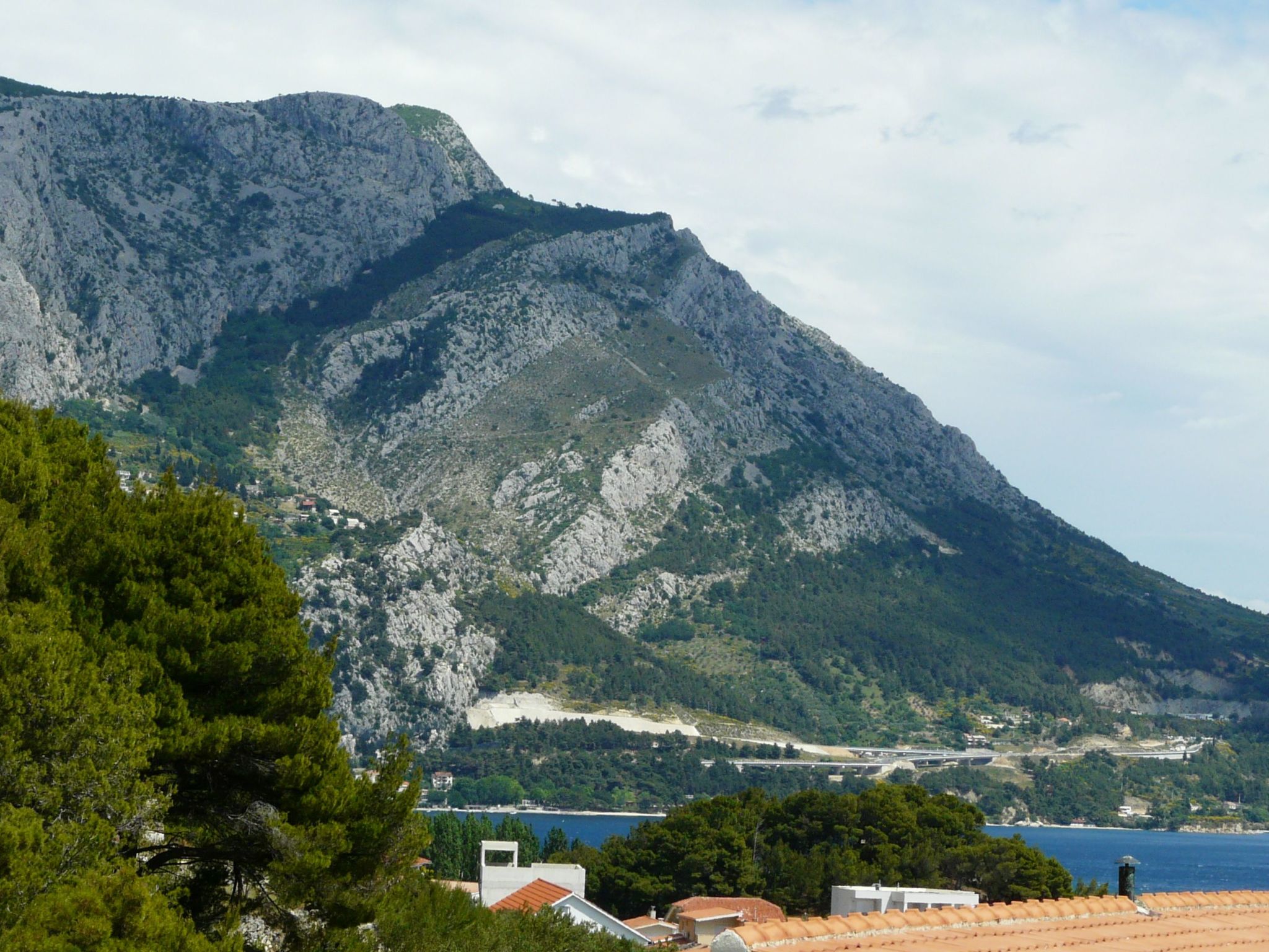 Schöne Wohnung in Duće mit Großem Balkon
