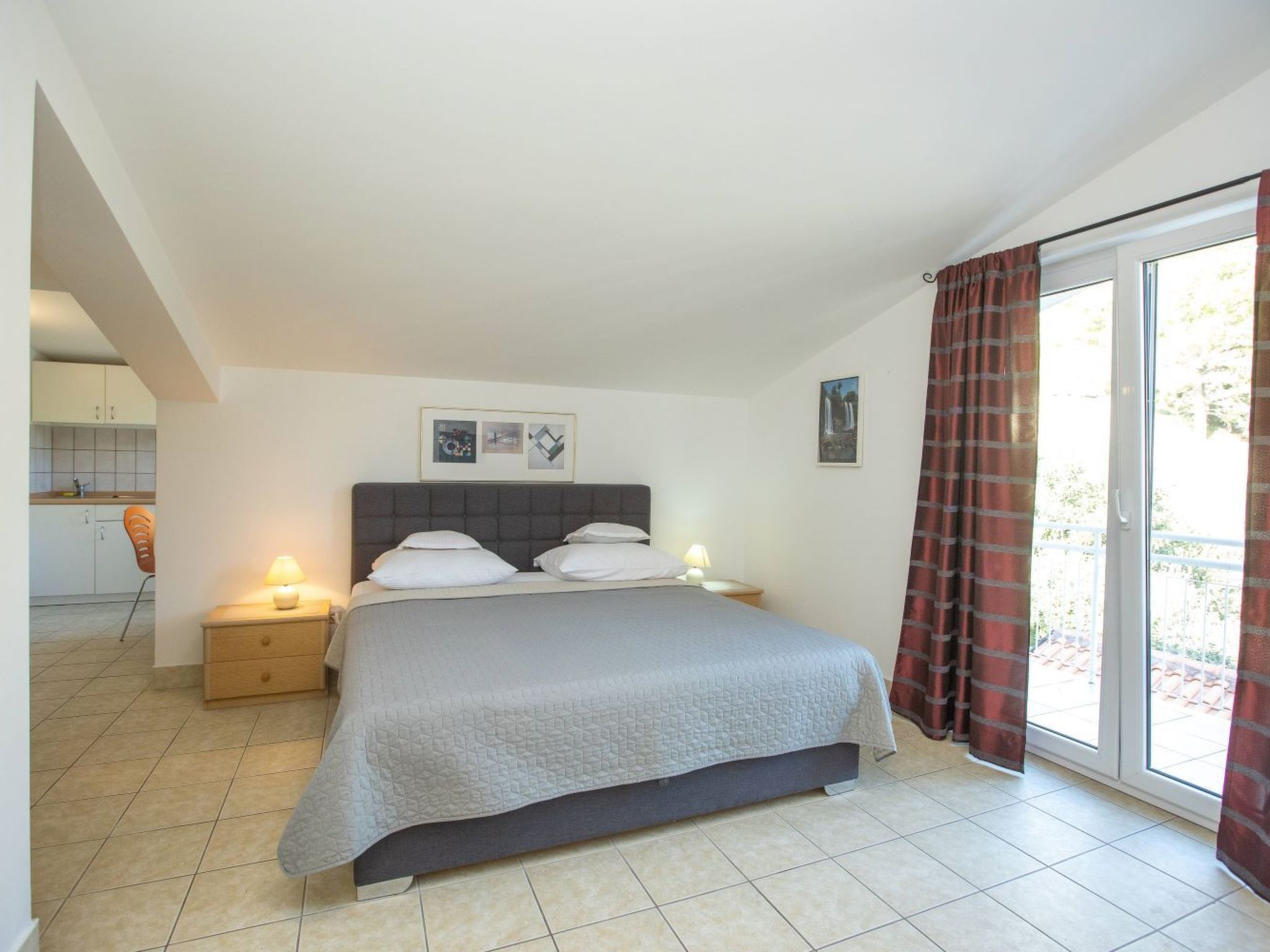 Schöne Wohnung in Duće mit Großem Balkon