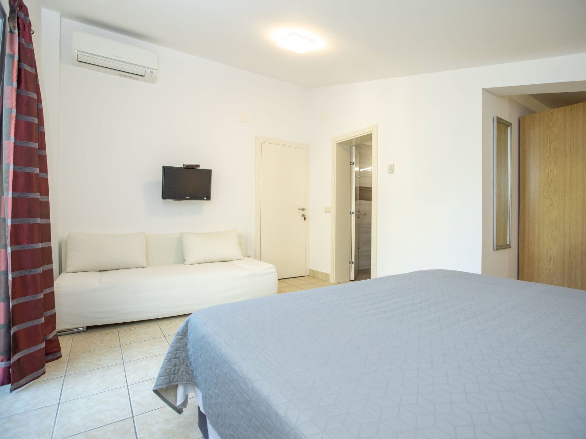 Schöne Wohnung in Duće mit Großem Balkon-Inside