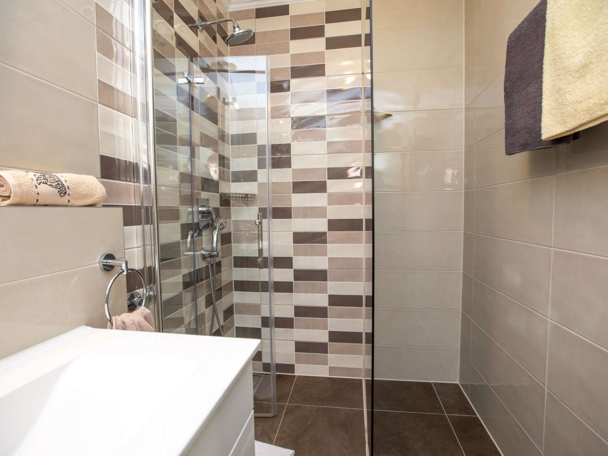 Appartement in Duće mit Großem Balkon