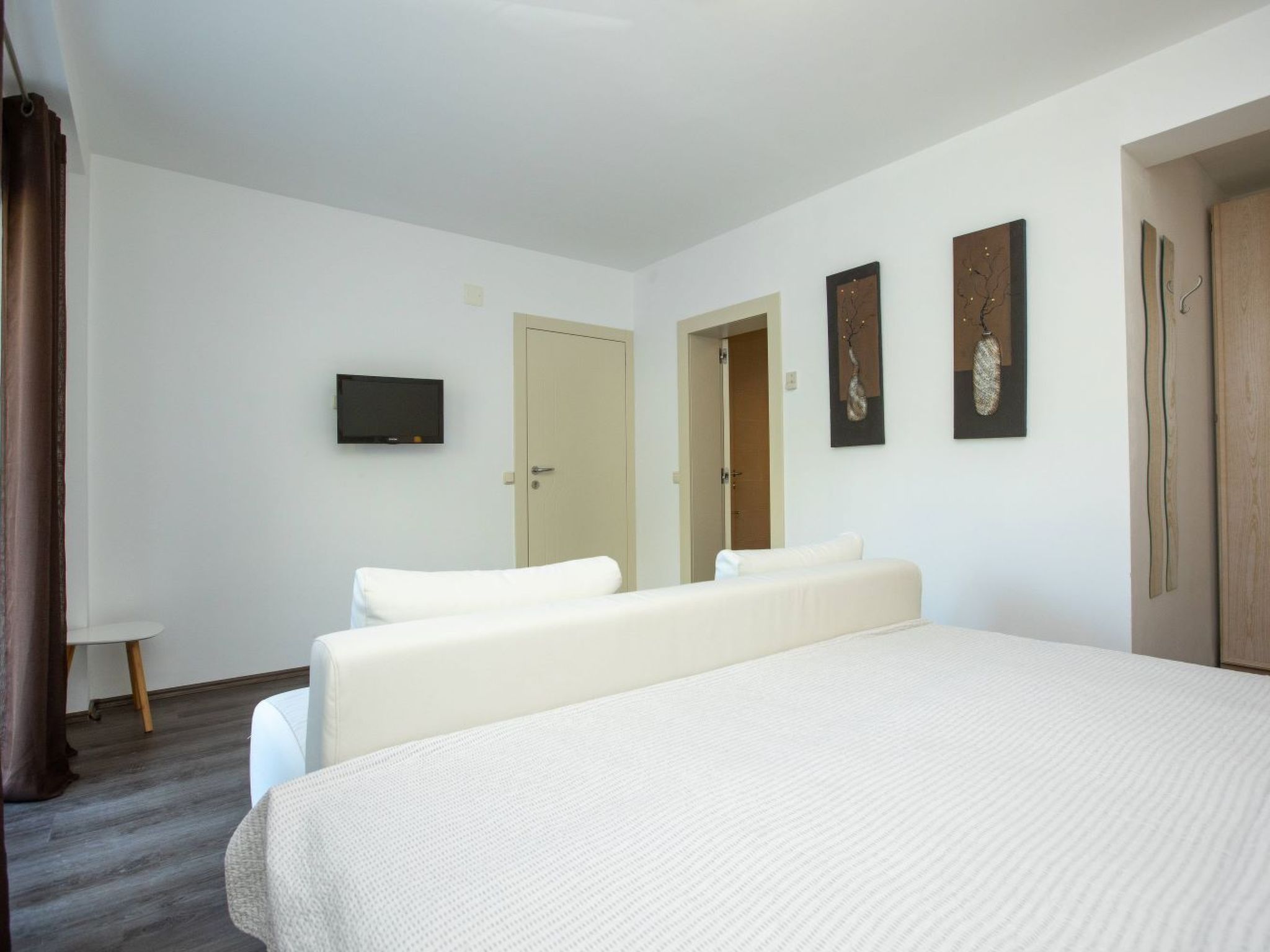 Appartement in Duće mit Großem Balkon-Binnen