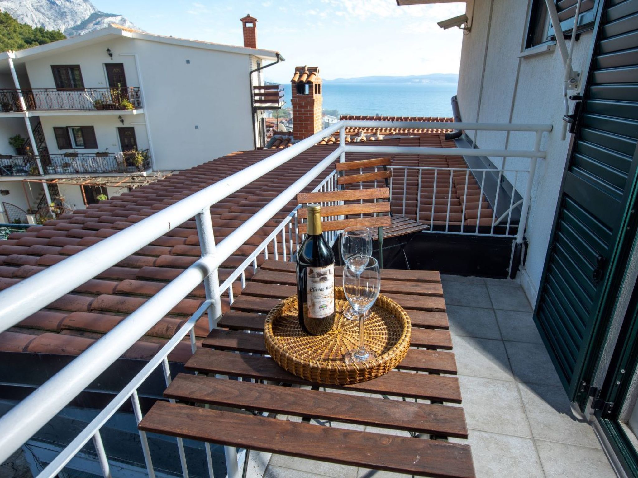 Appartement in Duće mit Großem Balkon-Buiten