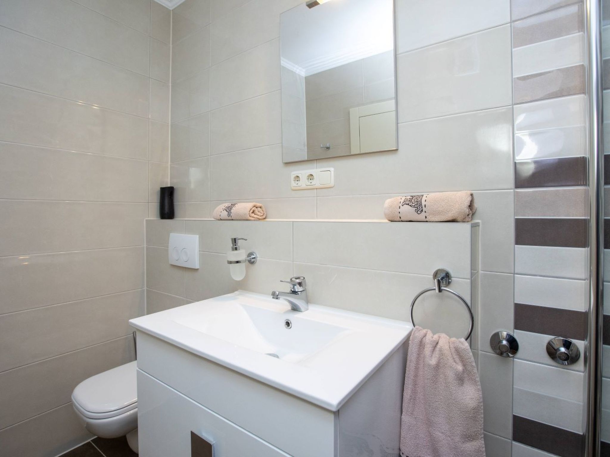 Appartement in Duće mit Großem Balkon-Binnen