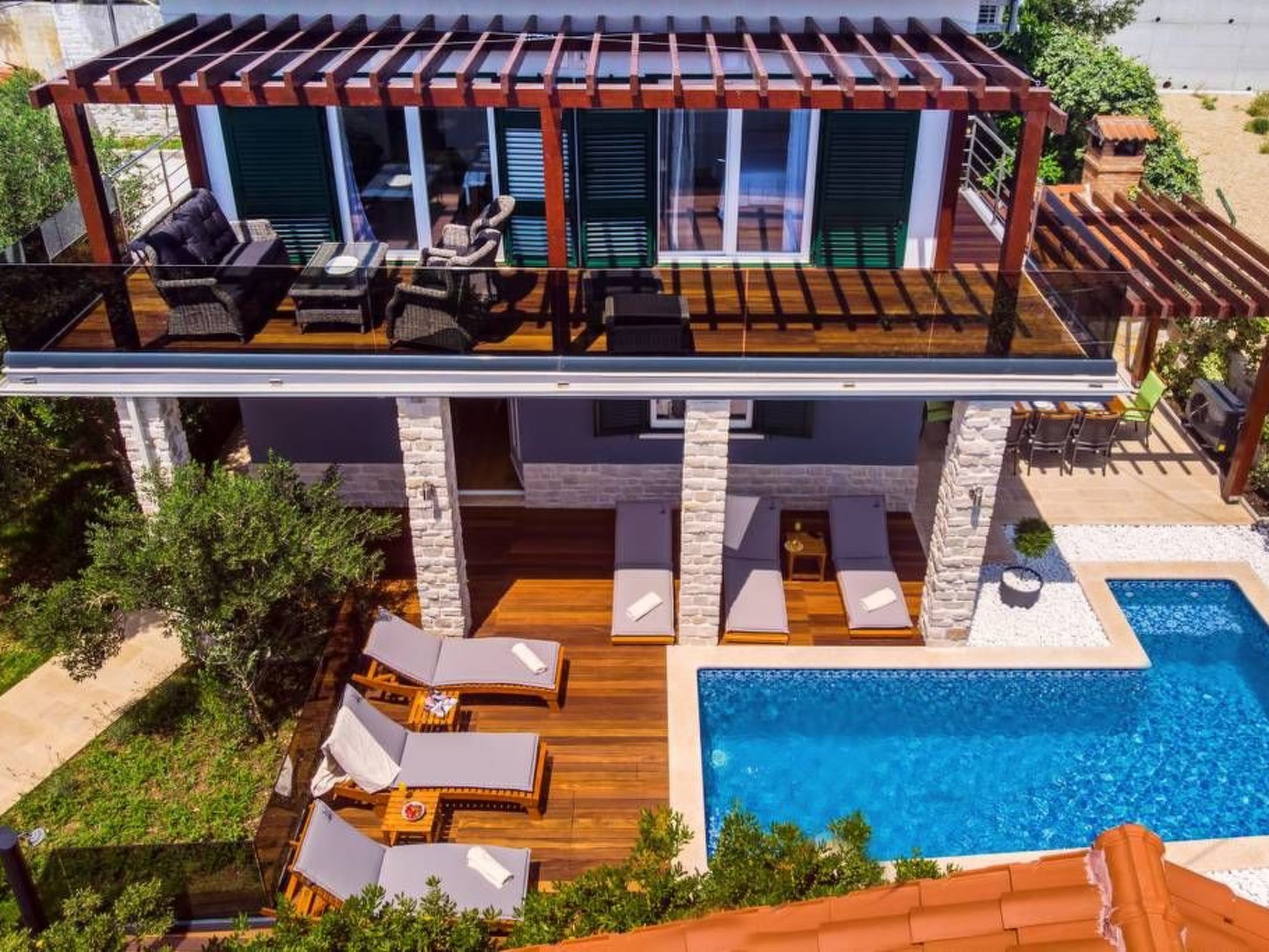 Haus in Stanići mit grünem Garten