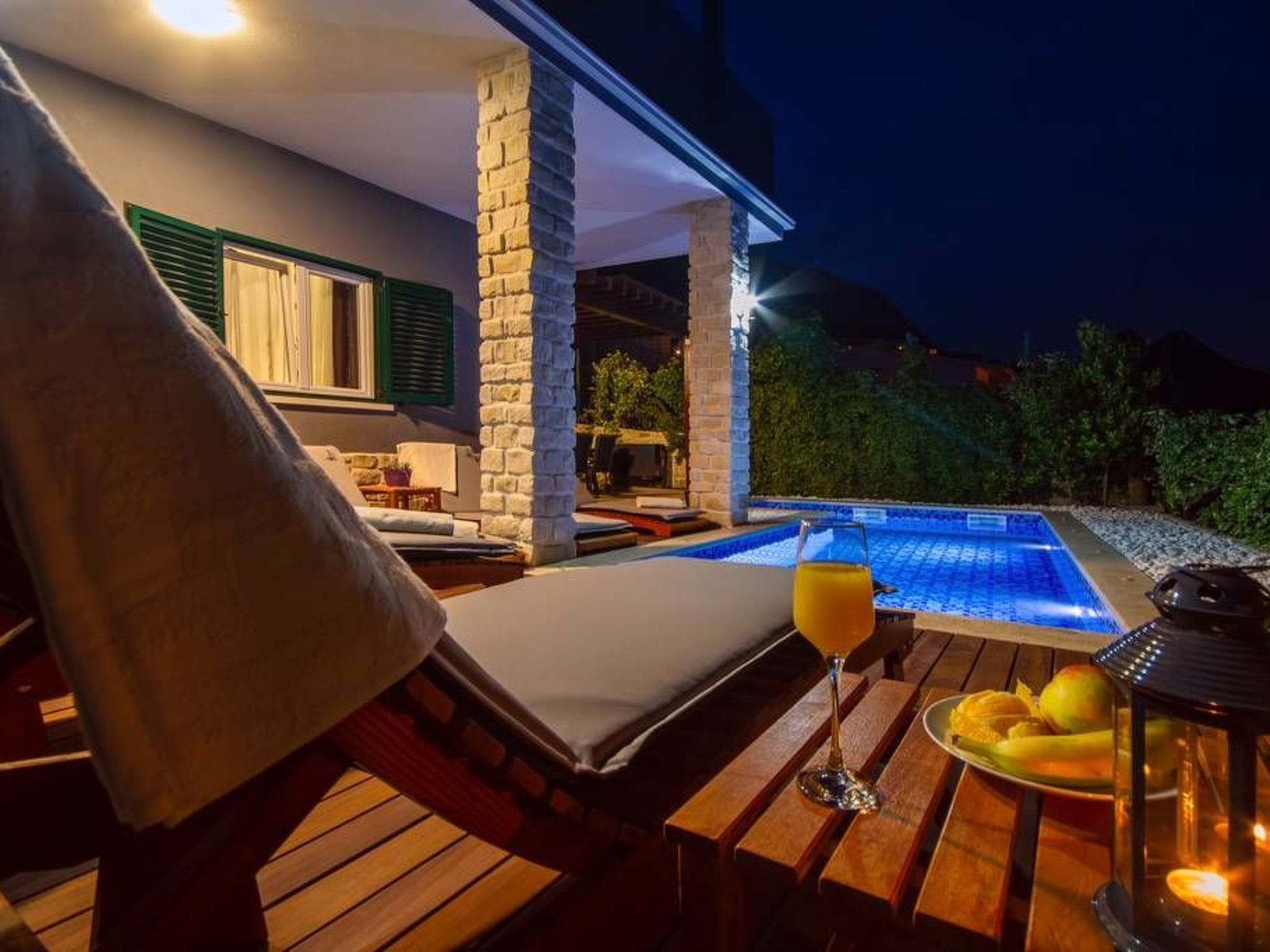 Haus in Stanići mit grünem Garten-Image-tags.info