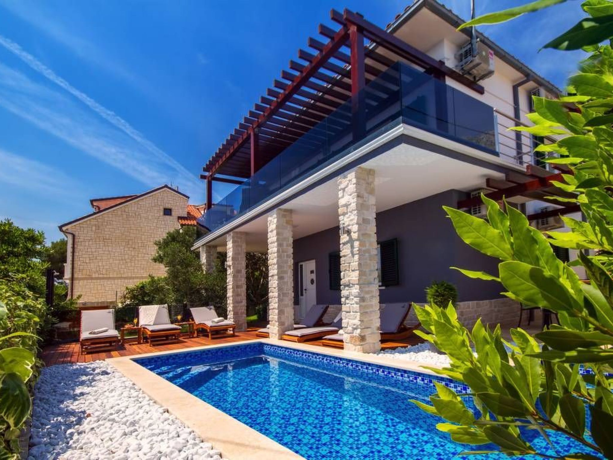 Haus in Stanići mit grünem Garten-Image-tags.info