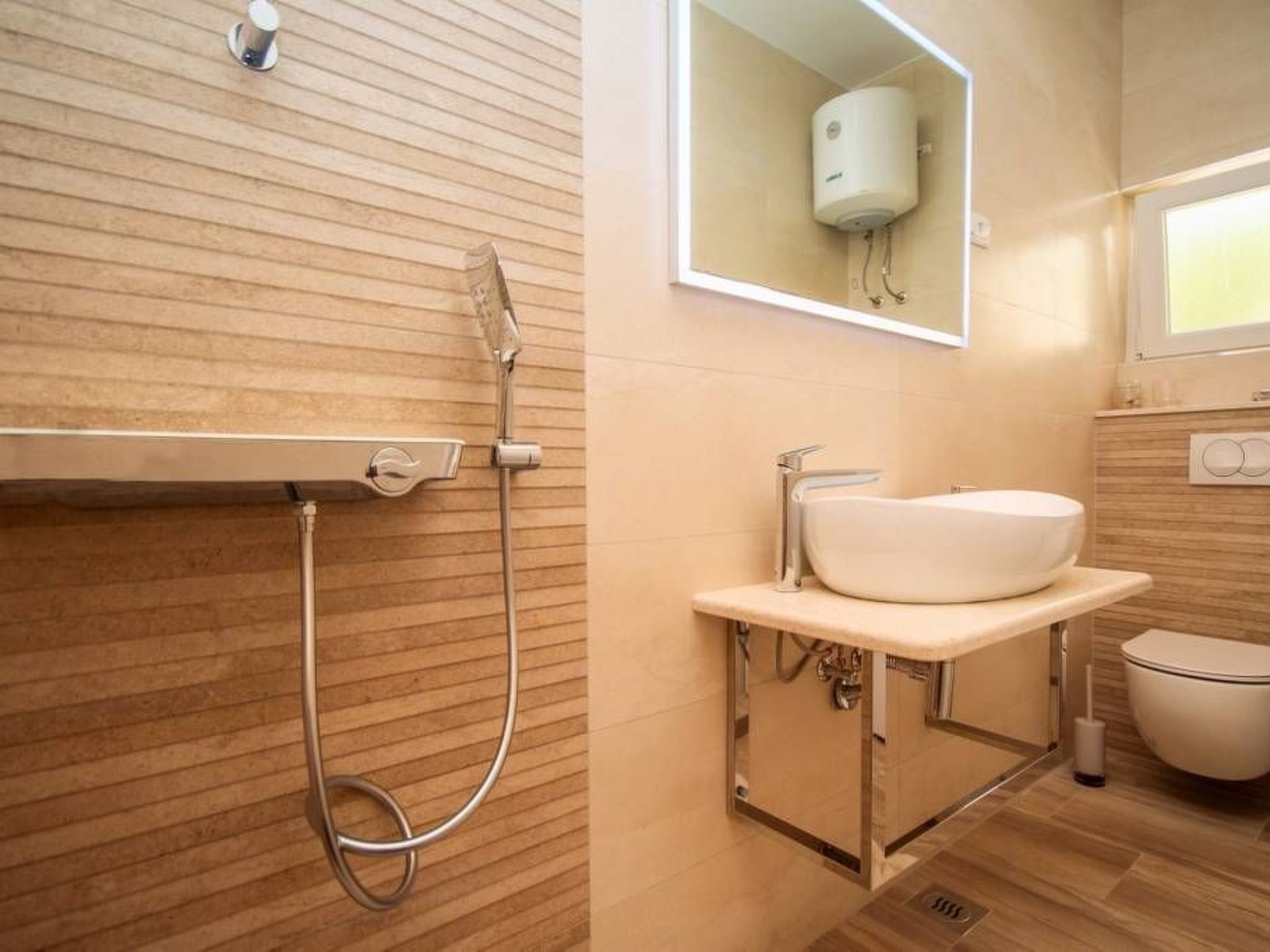 Haus in Stanići mit grünem Garten-Image-tags.info