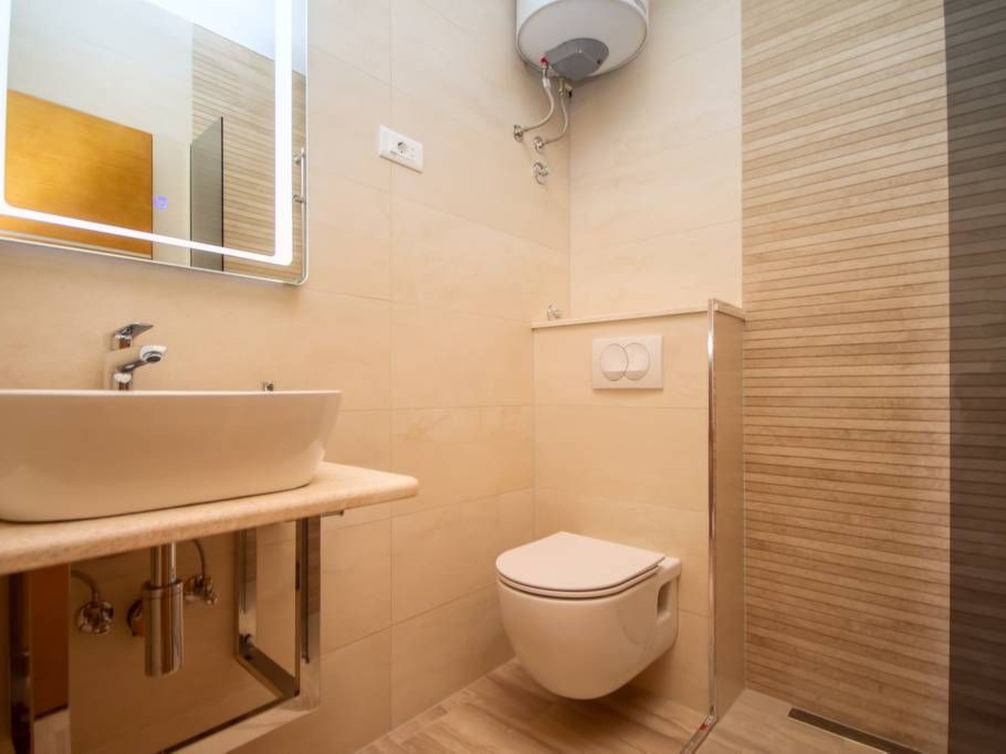 Haus in Stanići mit grünem Garten-Image-tags.info