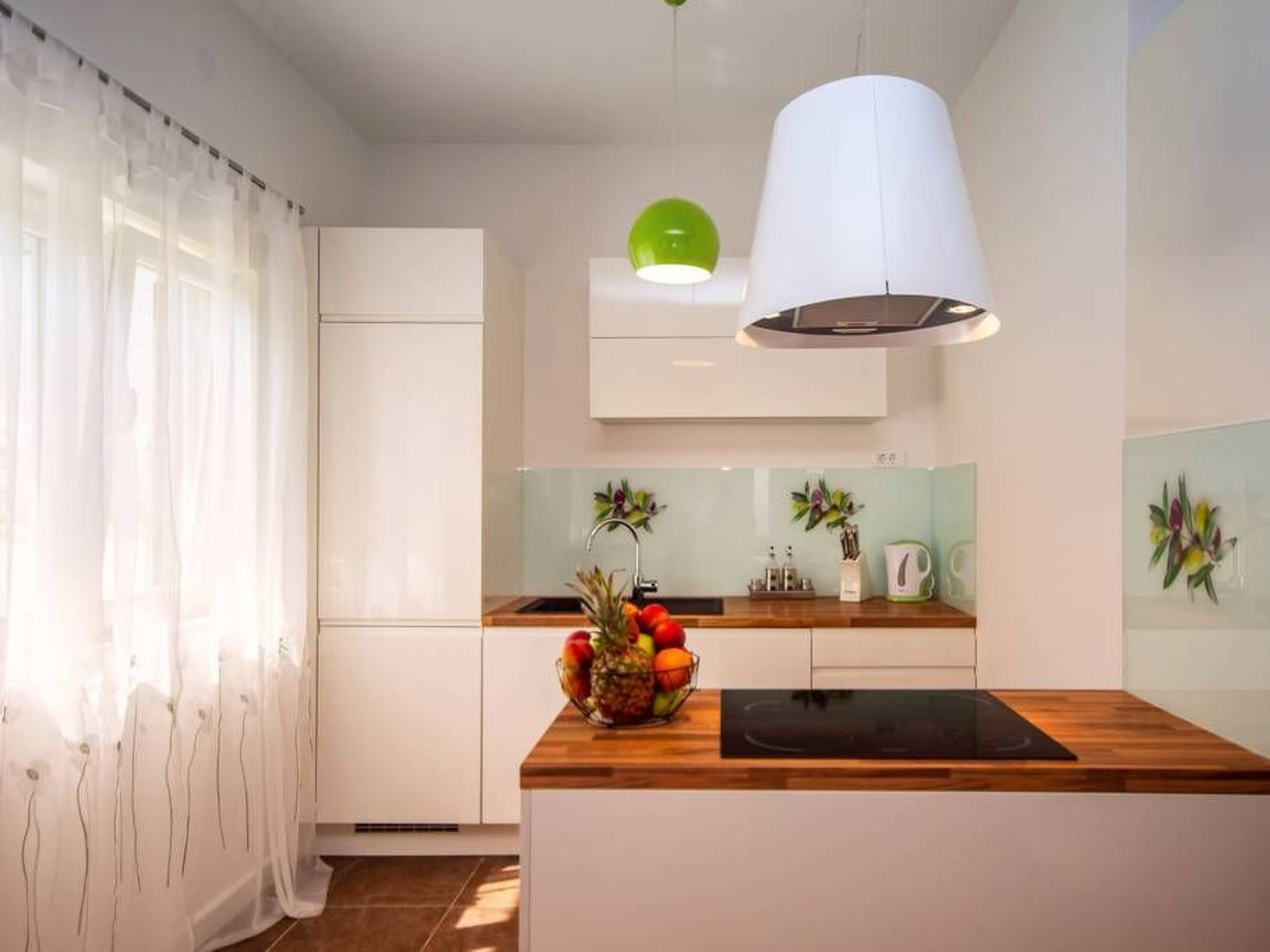 Haus in Stanići mit grünem Garten-Image-tags.info