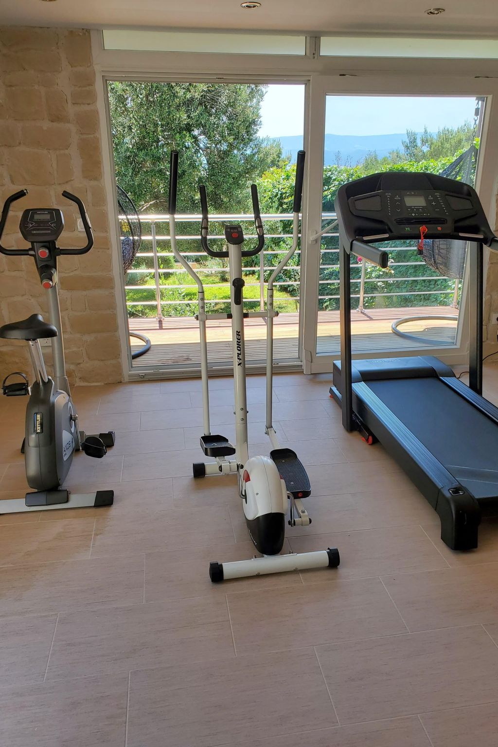 Haus in Stanići mit grünem Garten-Image-tags.info