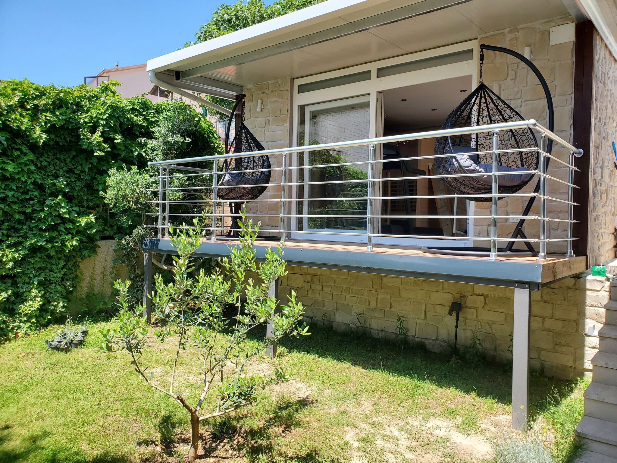 Haus in Stanići mit grünem Garten-Image-tags.info