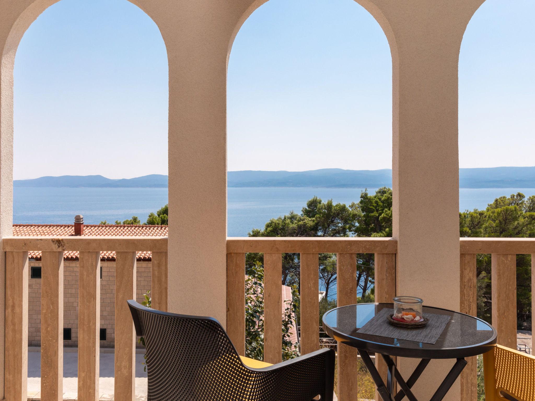 Moderne, helle Ferienwohnung mit Meerblick-Inside