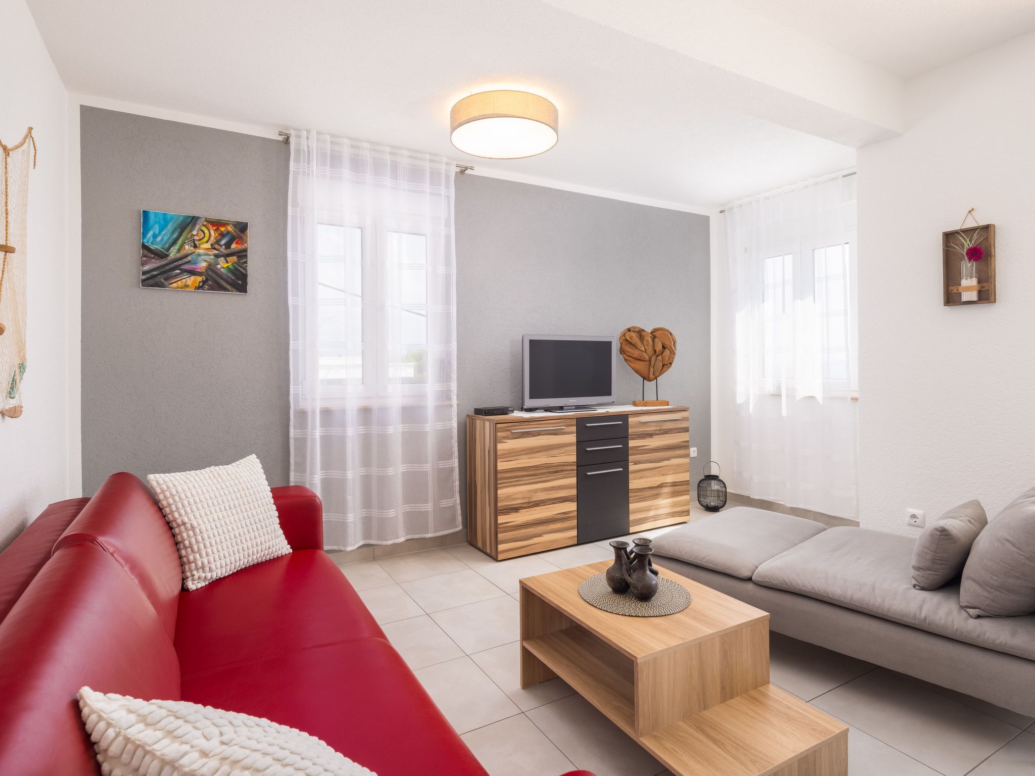 Moderne, helle Ferienwohnung mit Meerblick-Inside