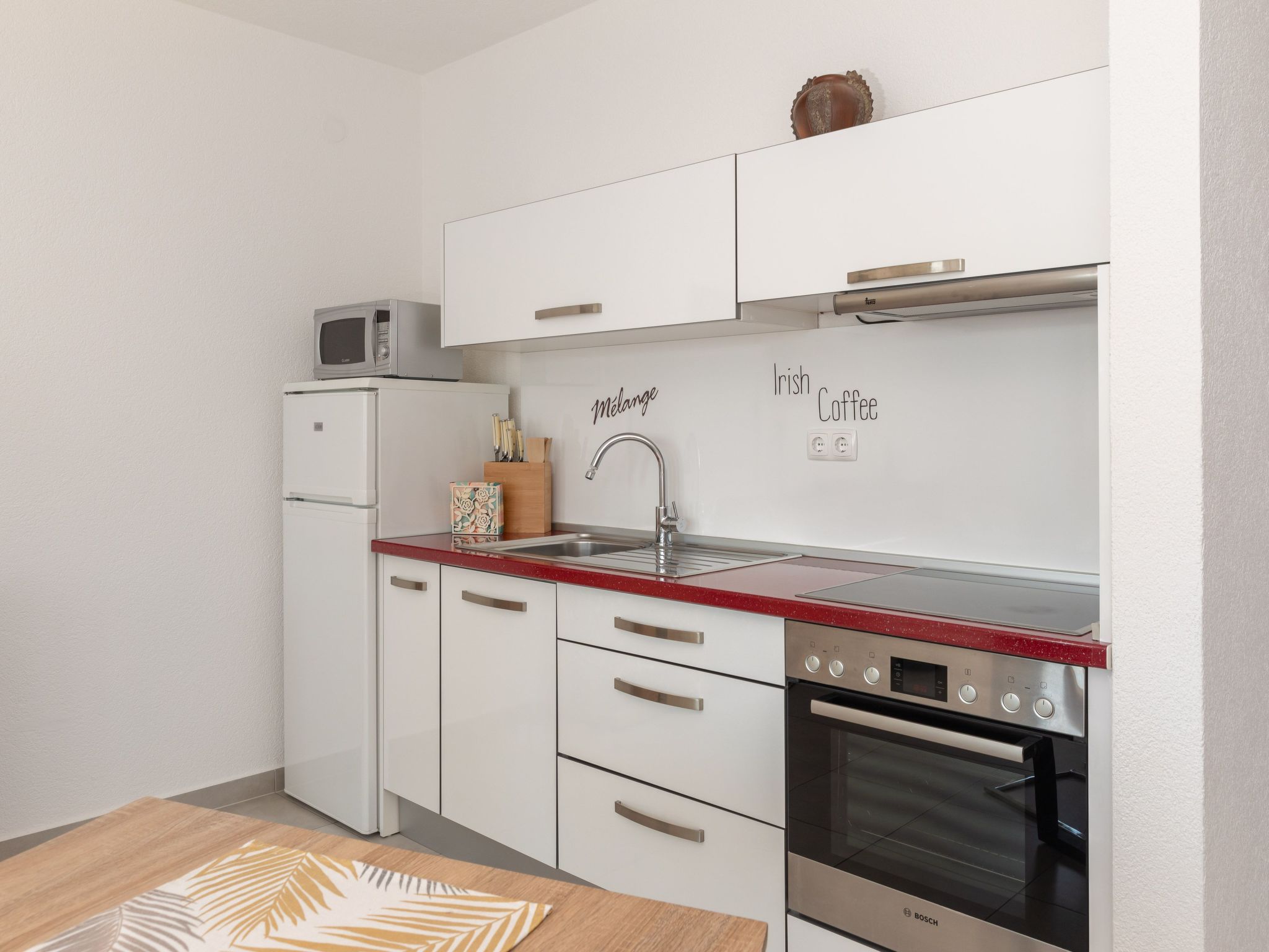 Moderne, helle Ferienwohnung mit Meerblick-Inside