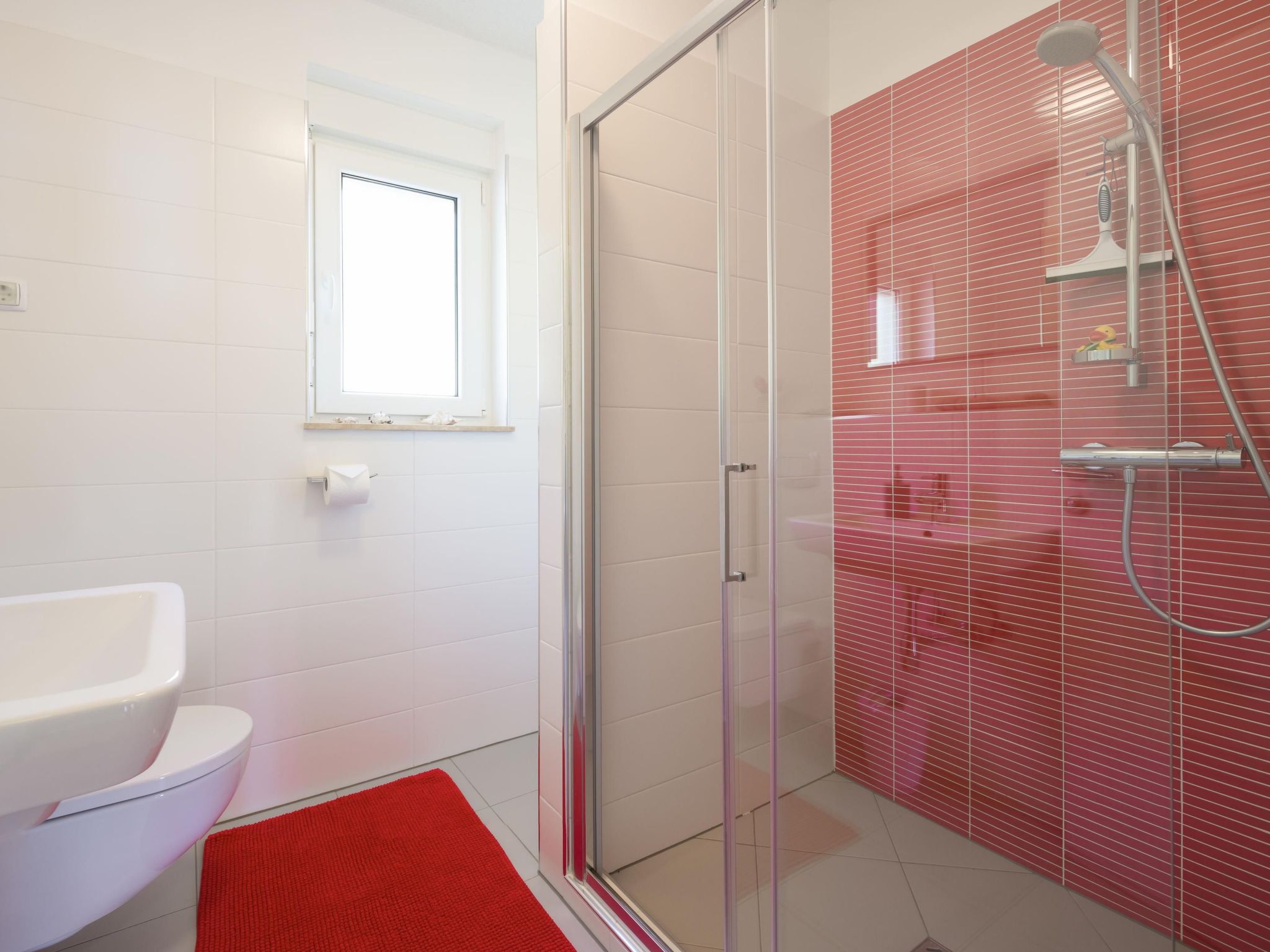 Moderne, helle Ferienwohnung mit Meerblick-Inside