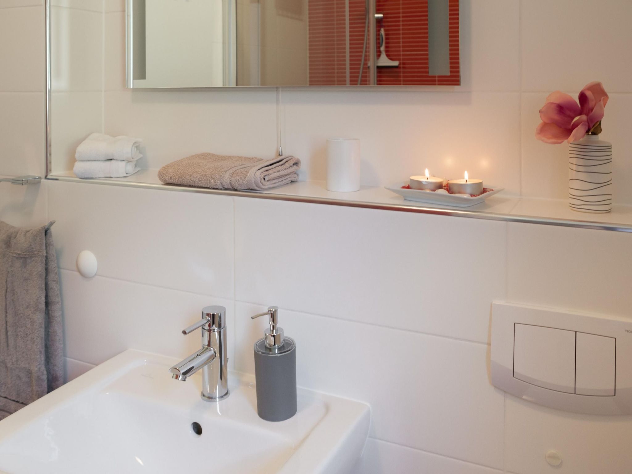 Moderne, helle Ferienwohnung mit Meerblick-Inside