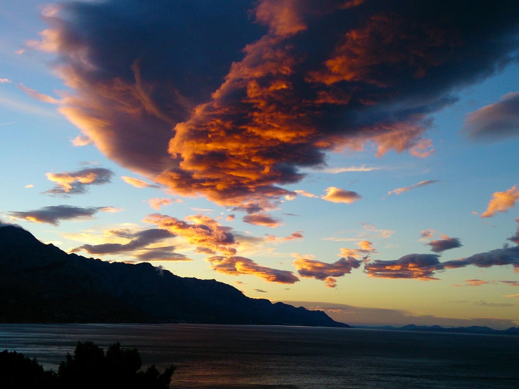 Moderne, helle Ferienwohnung mit Meerblick