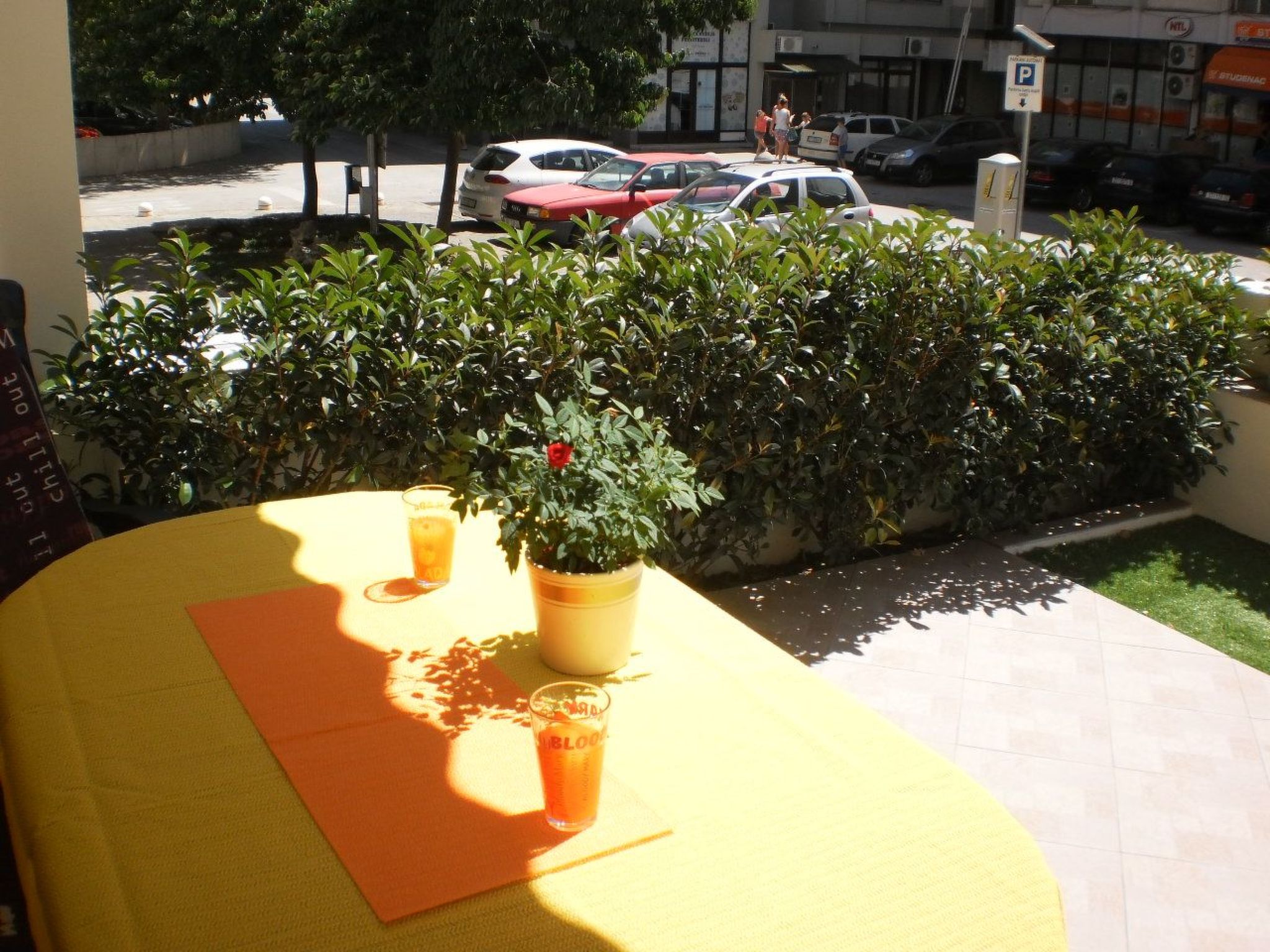 Moderne Ferienwohnung in Omiš mit Terrasse und Garten-Dedans