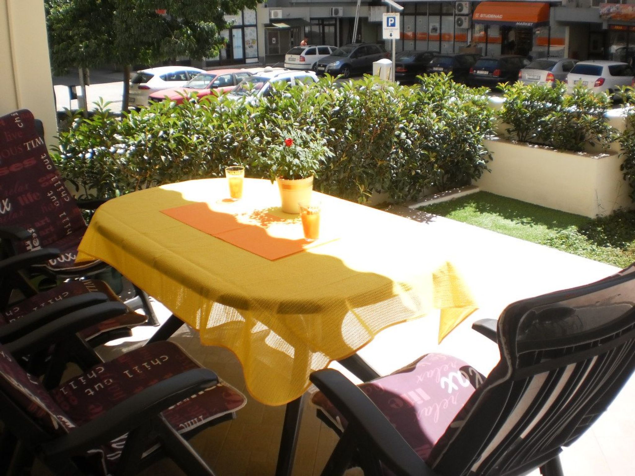 Moderne Ferienwohnung in Omiš mit Terrasse und Garten-Dedans