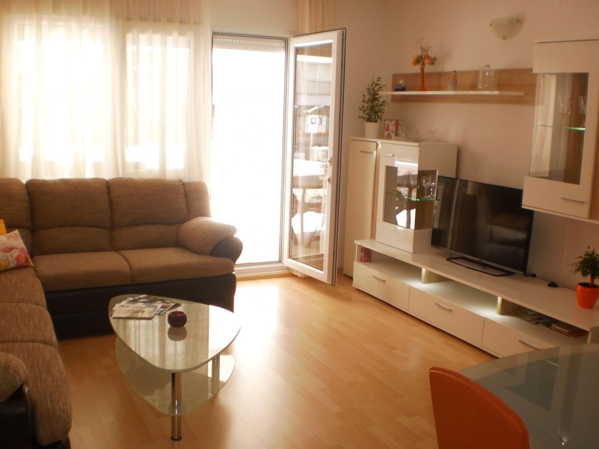 Moderne Ferienwohnung in Omiš mit Terrasse und Garten-Dedans