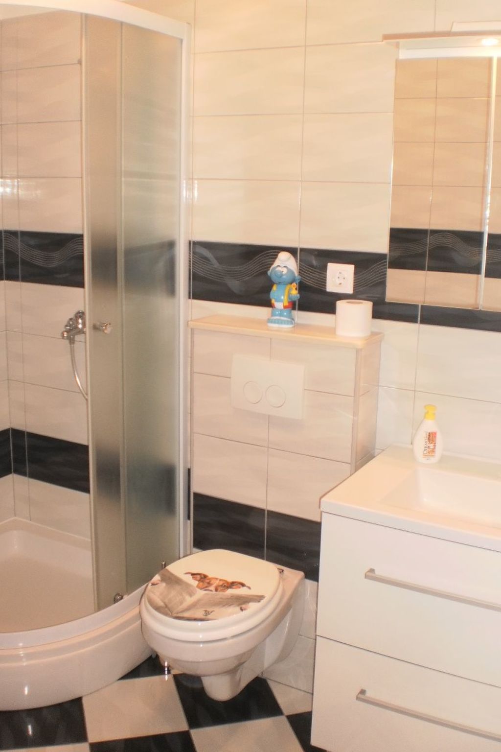 Moderne Ferienwohnung in Omiš mit Terrasse und Garten-Dedans