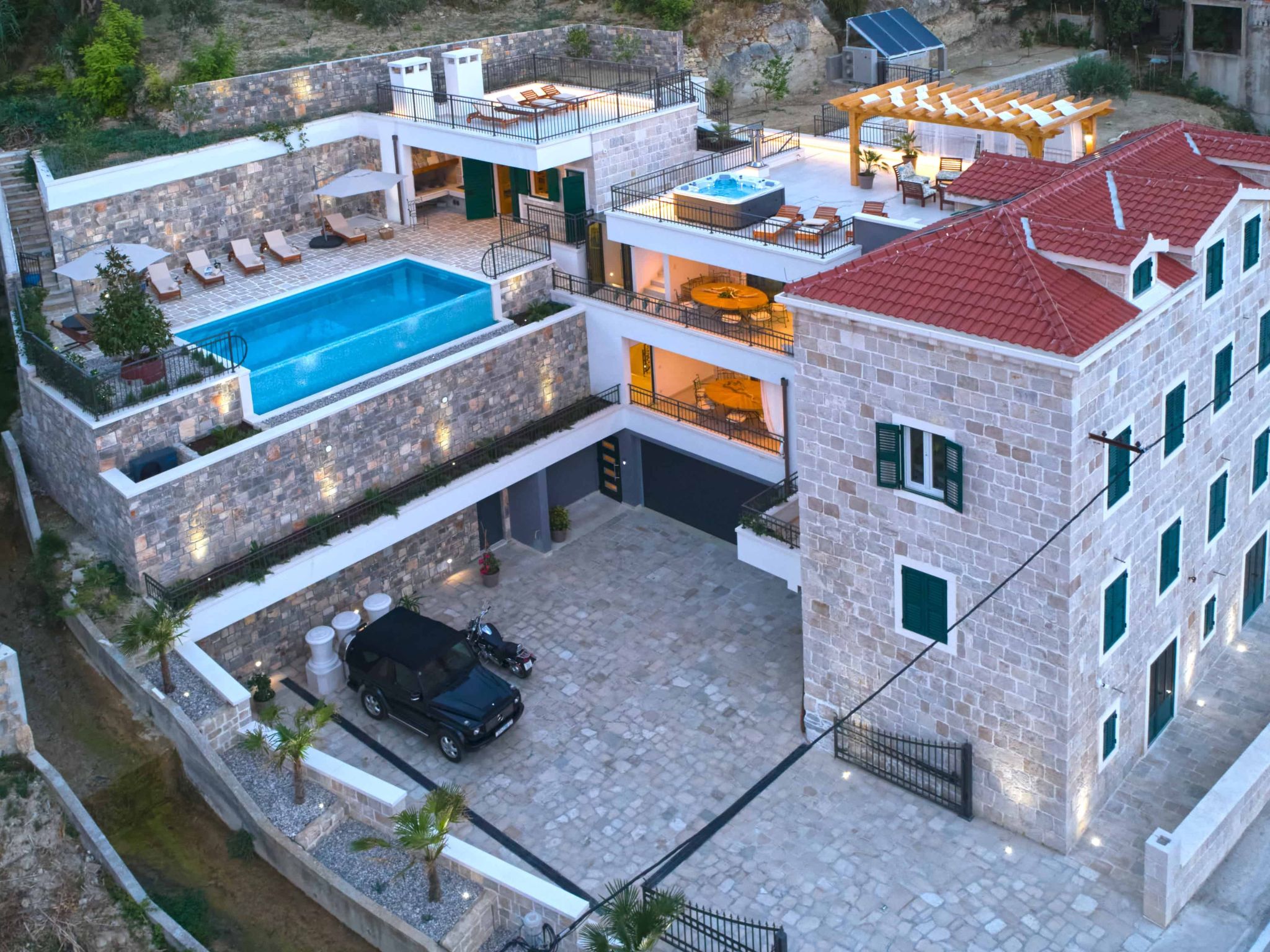 Wunderschön gestaltete Villa Mladenka in Suhi Potok-Dedans