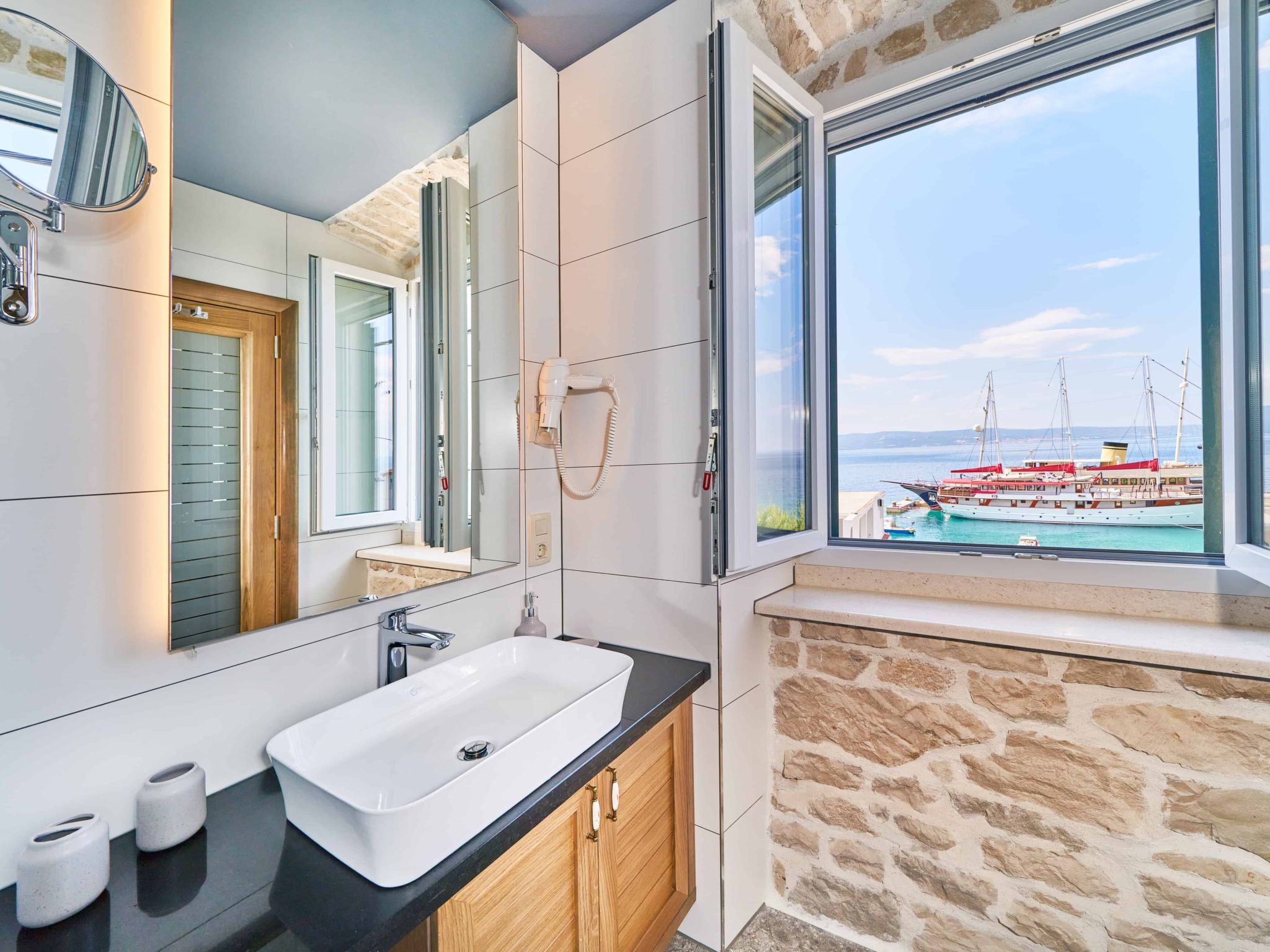 Wunderschön gestaltete Villa Mladenka in Suhi Potok-Dedans