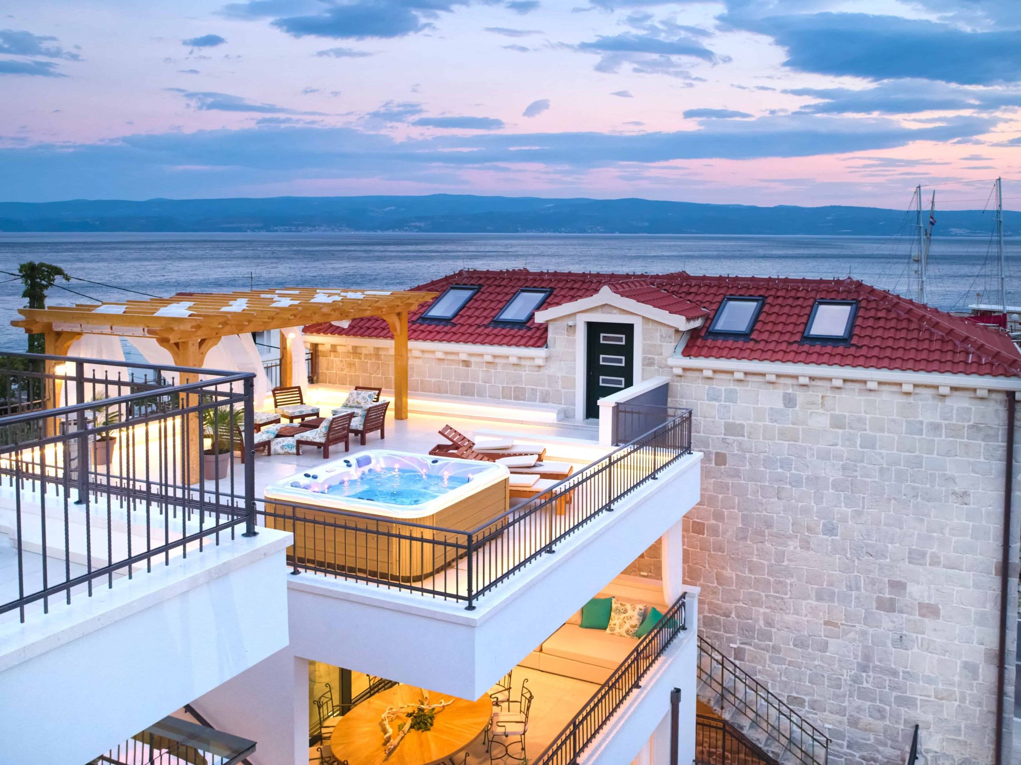 Wunderschön gestaltete Villa Mladenka in Suhi Potok-Dedans