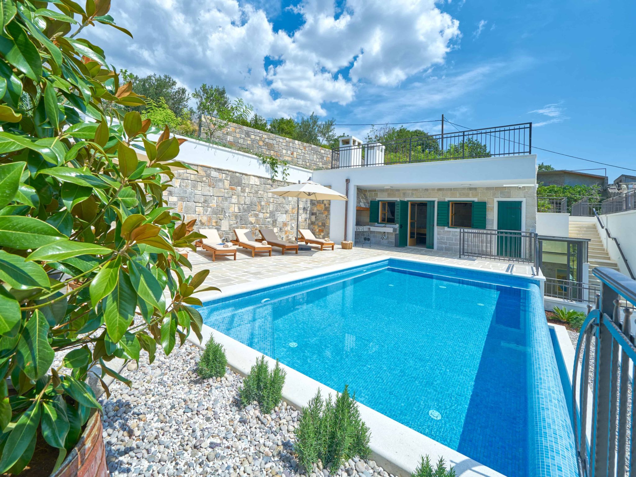 Wunderschön gestaltete Villa Mladenka in Suhi Potok-Dedans